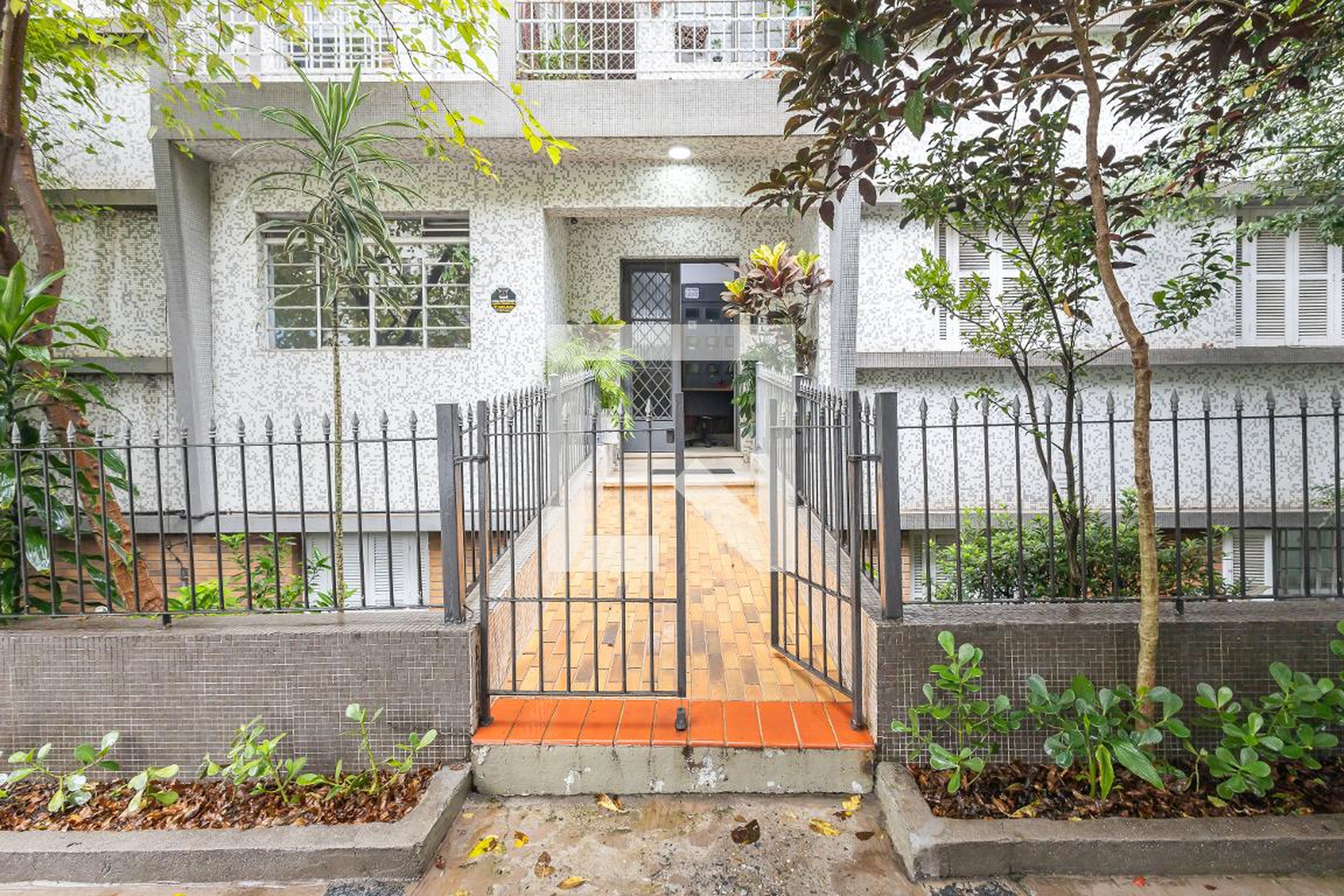 Fachada Condomínio em Rua Capital Federal, 350