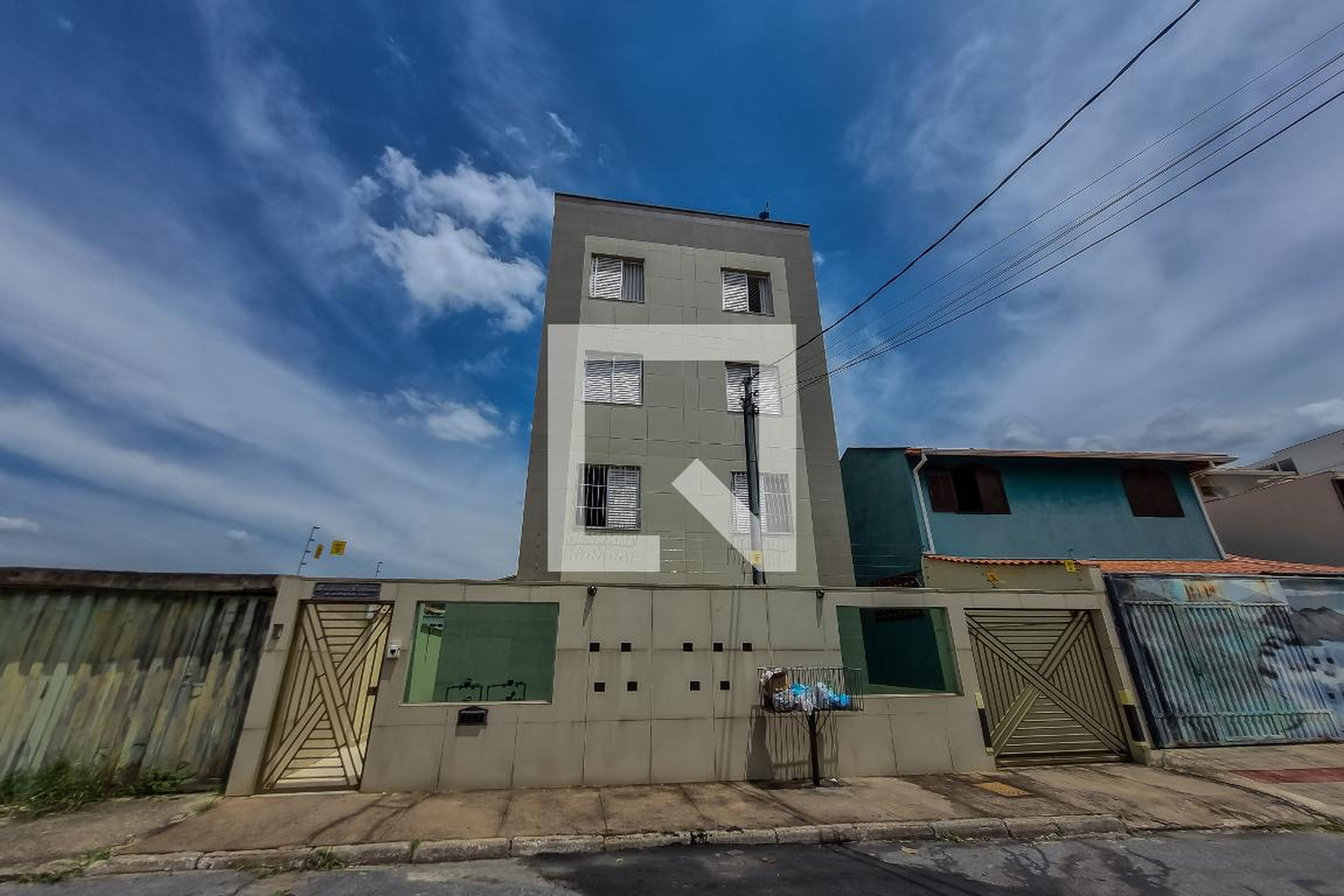 Fachada Condomínio em Rua Hipnos, 138