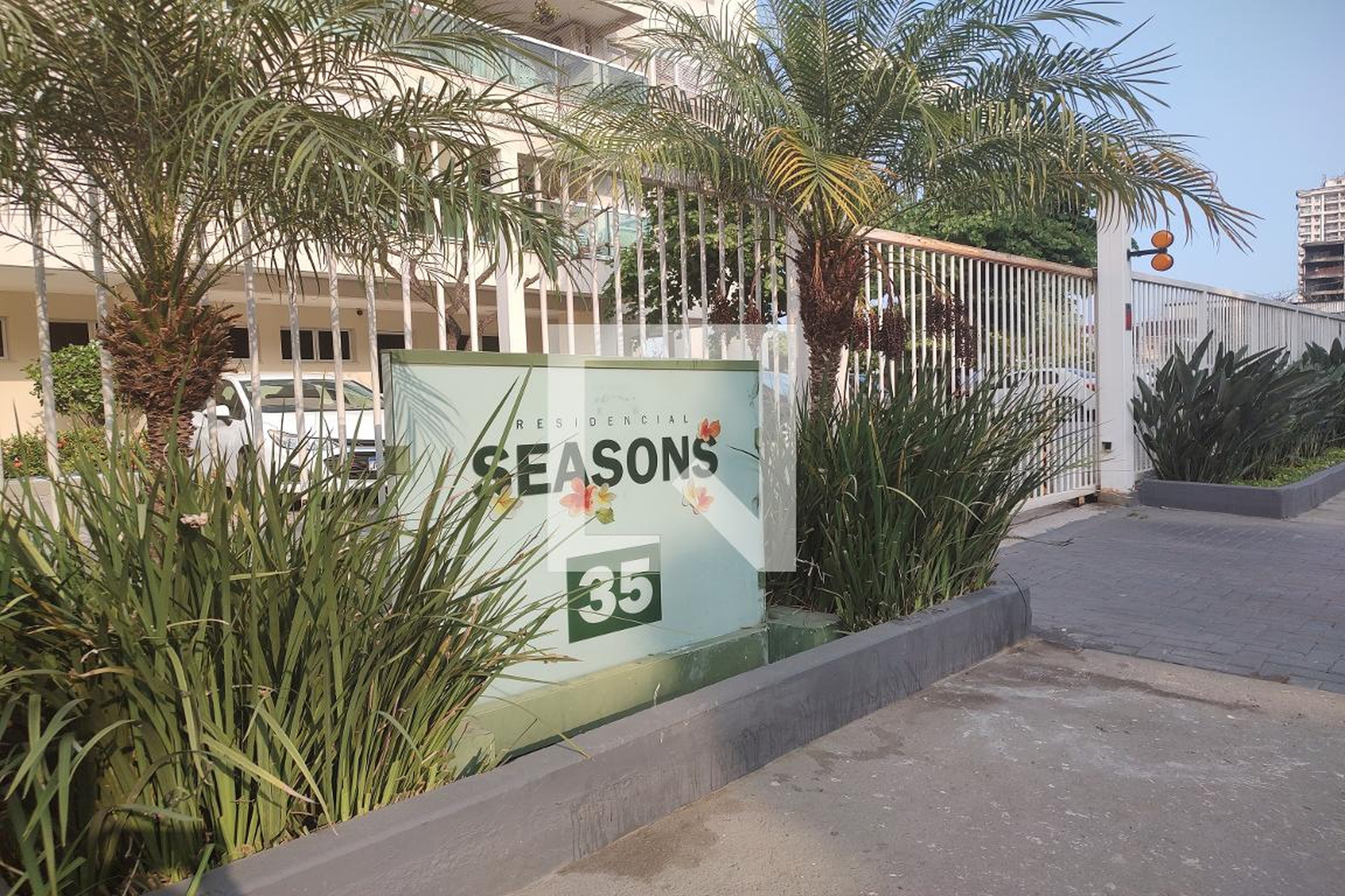 Fachada do Condomínio Residencial Seasons