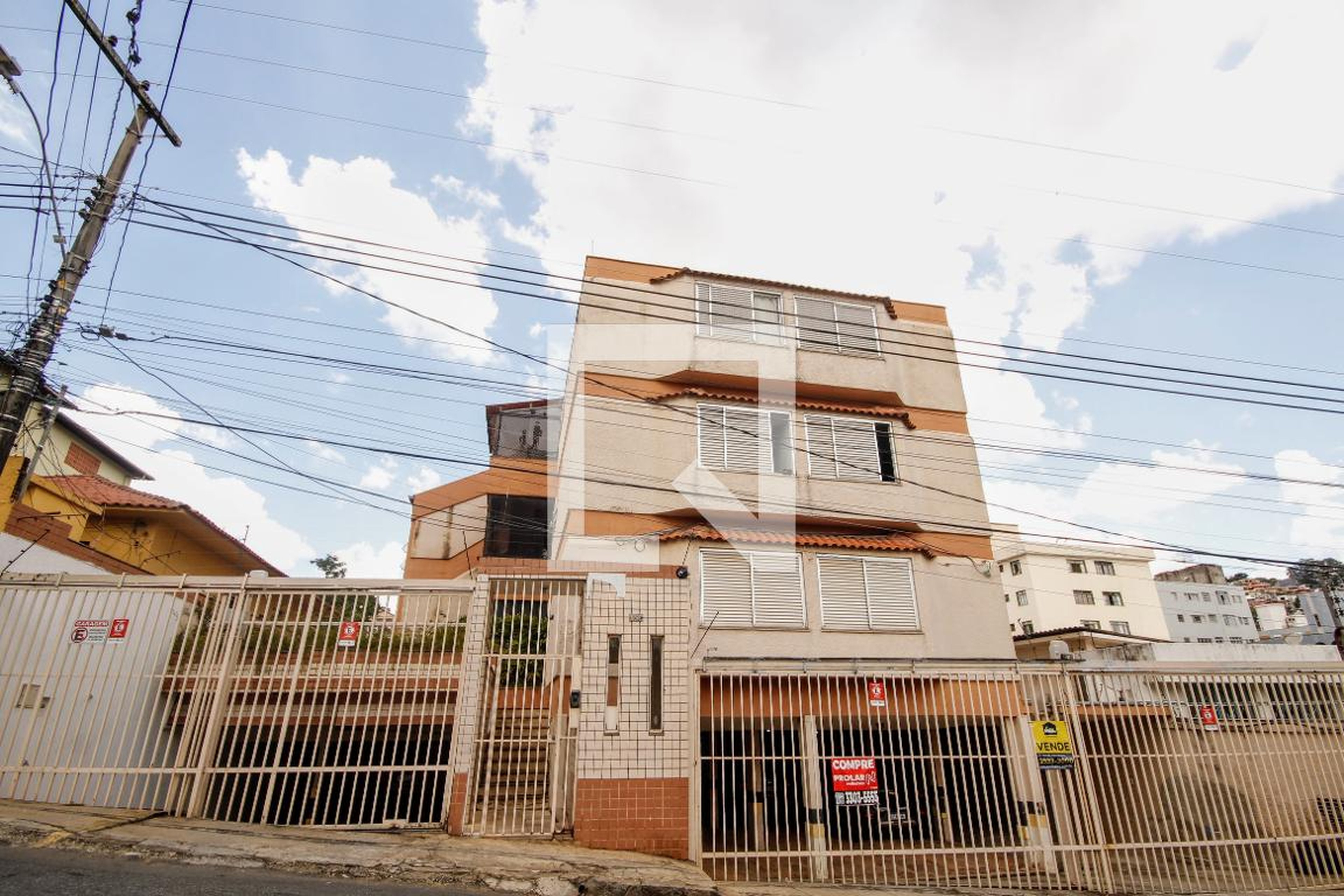 Fachada Condomínio em Rua Corinto, 73