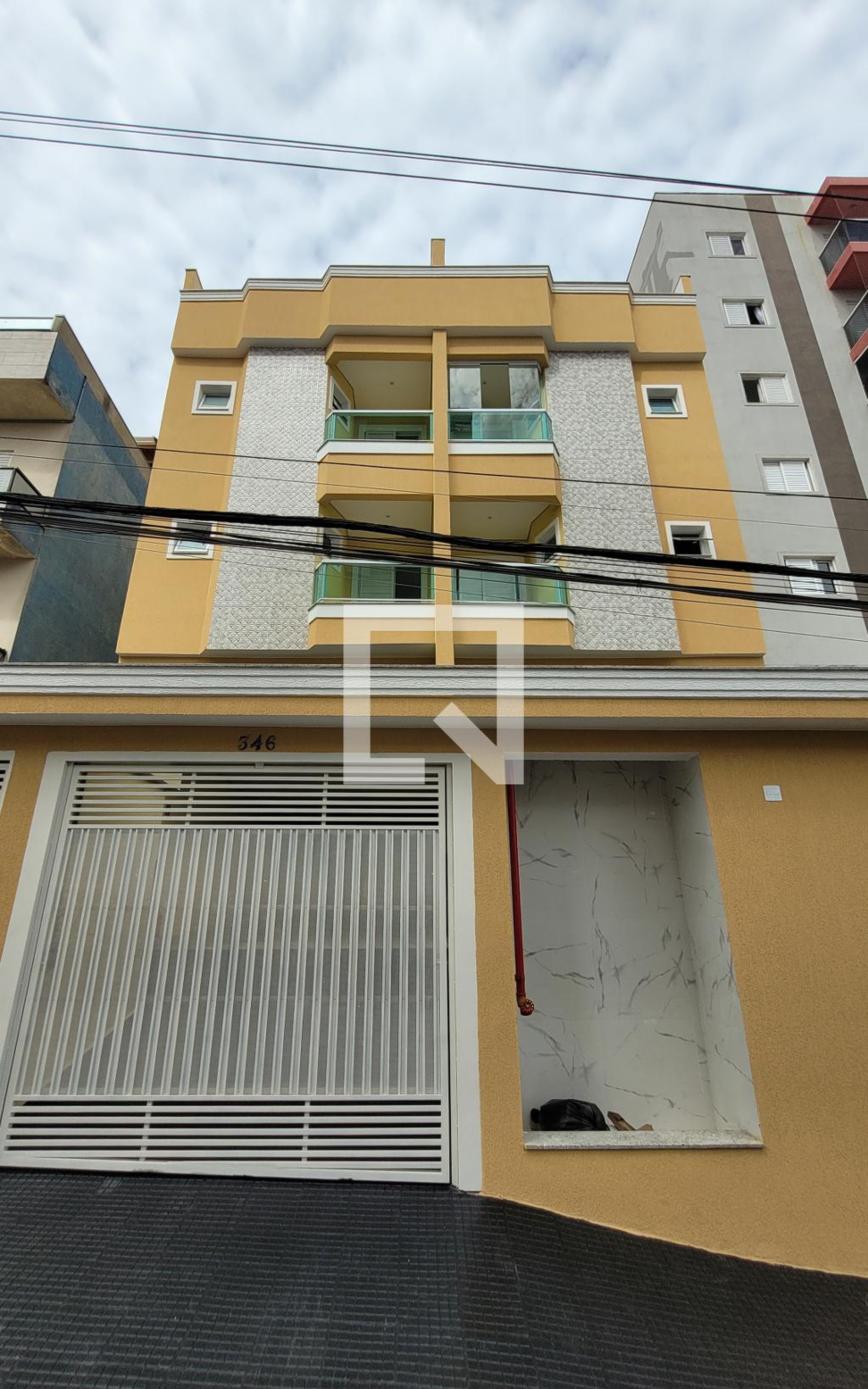 Fachada Condomínio em Rua Jequitinhonha, 364