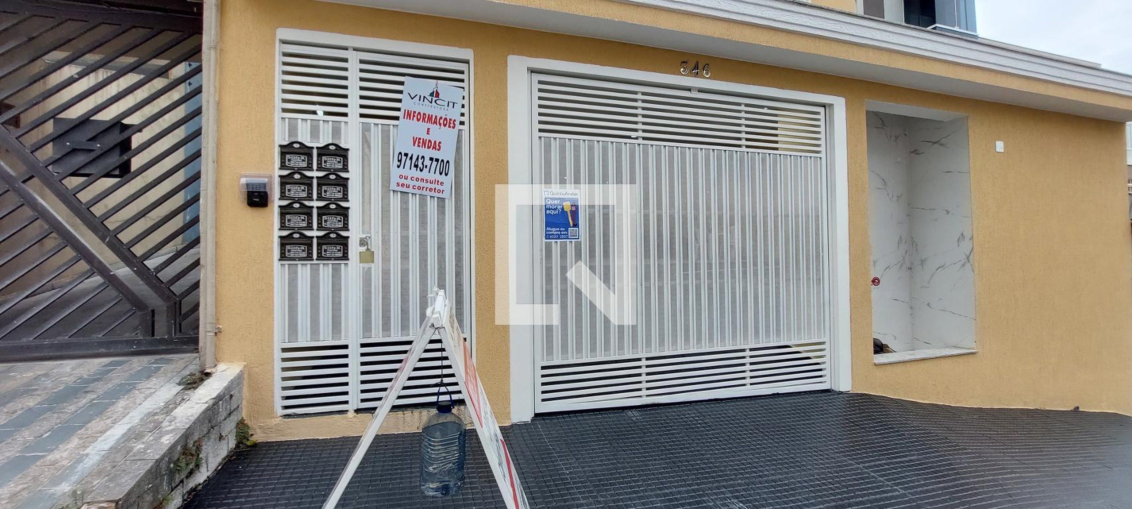 Fachada Condomínio em Rua Jequitinhonha, 346