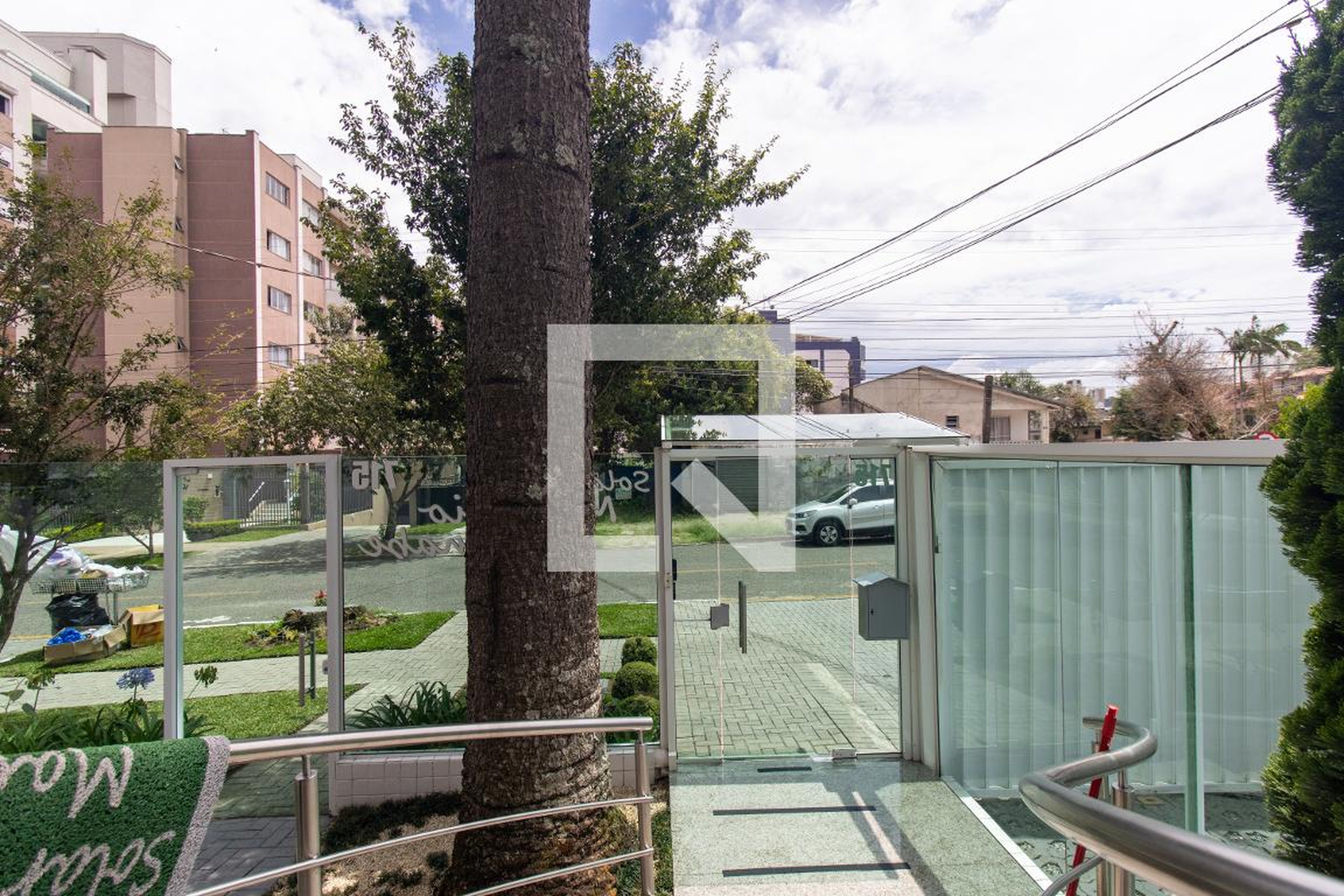 Fachada Condomínio em Rua Professor Sebastião Paraná, 715