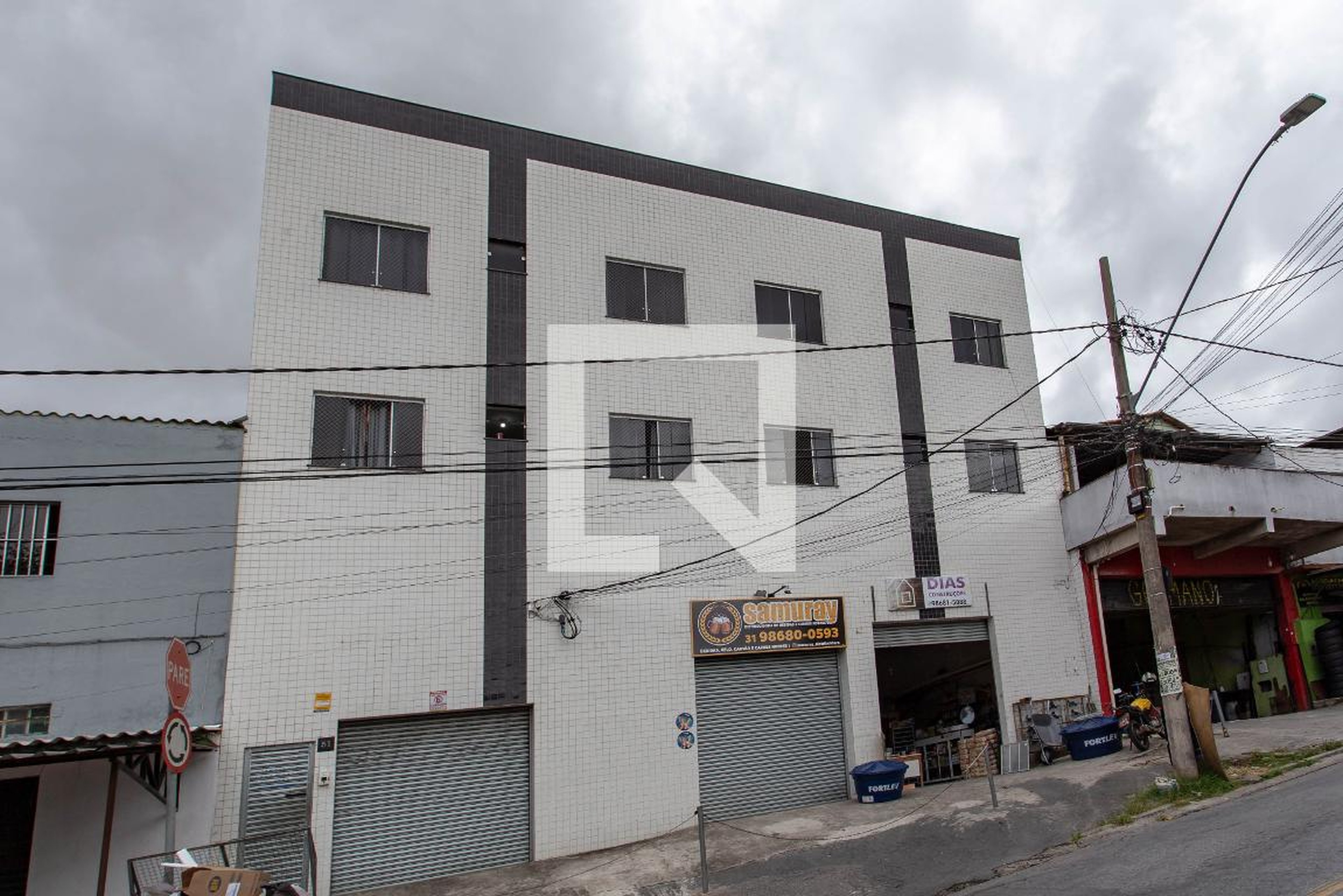 Fachada Condomínio em Rua Maria Conceição Bonfim, 51