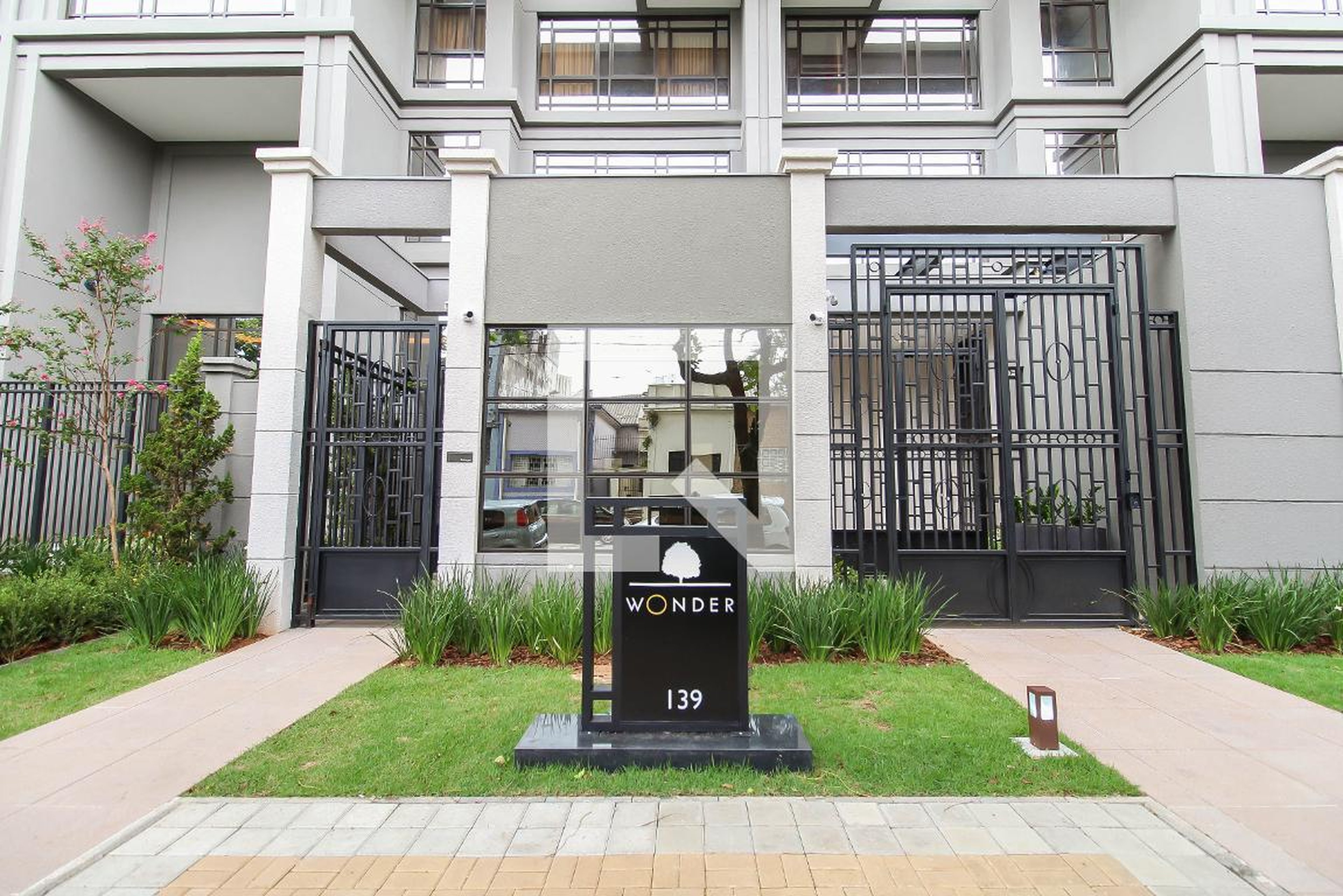 Fachada do Prédio Condomínio Wonder by Praças da Cidade