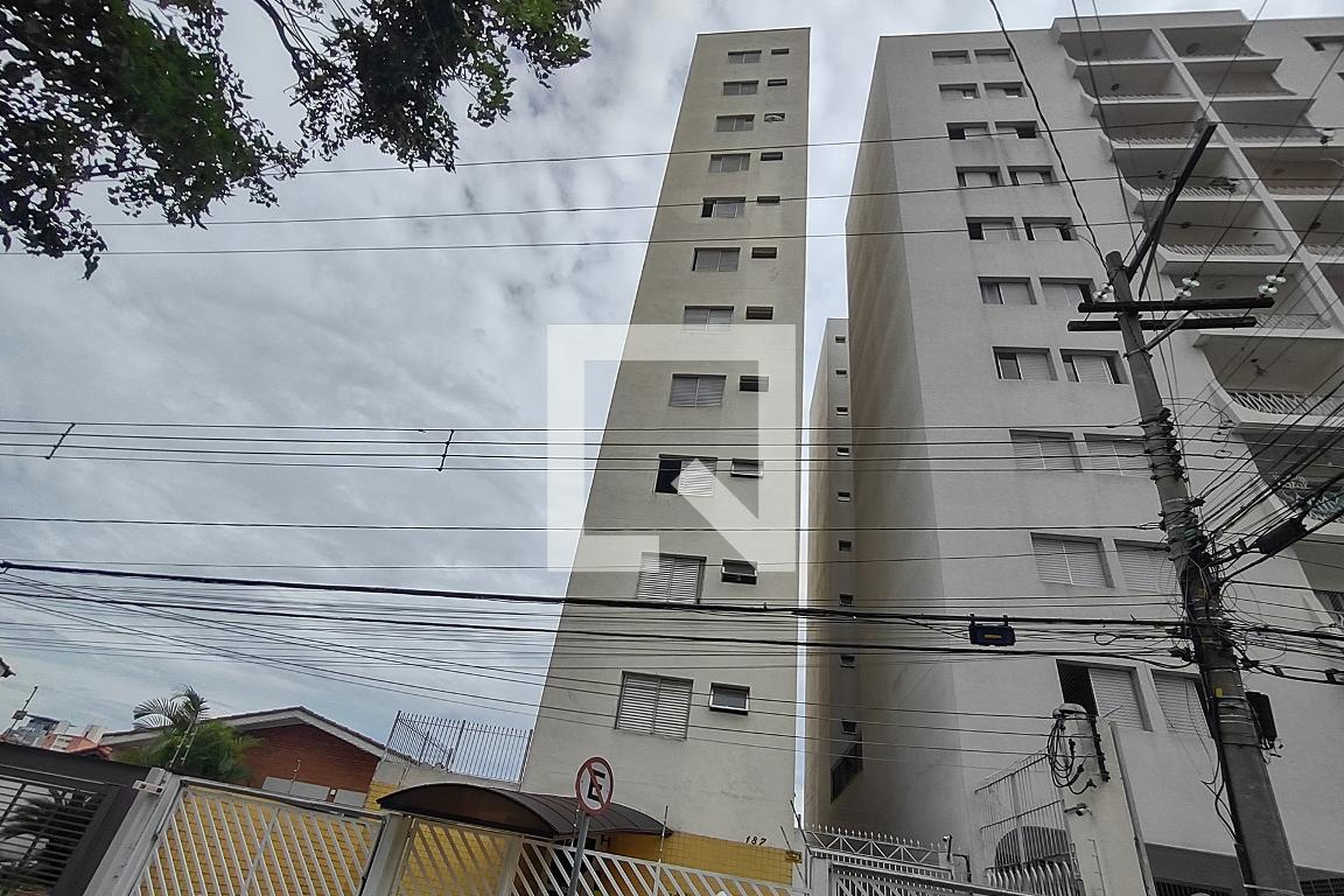 Fachada Condomínio em Rua Floriano Peixoto, 187