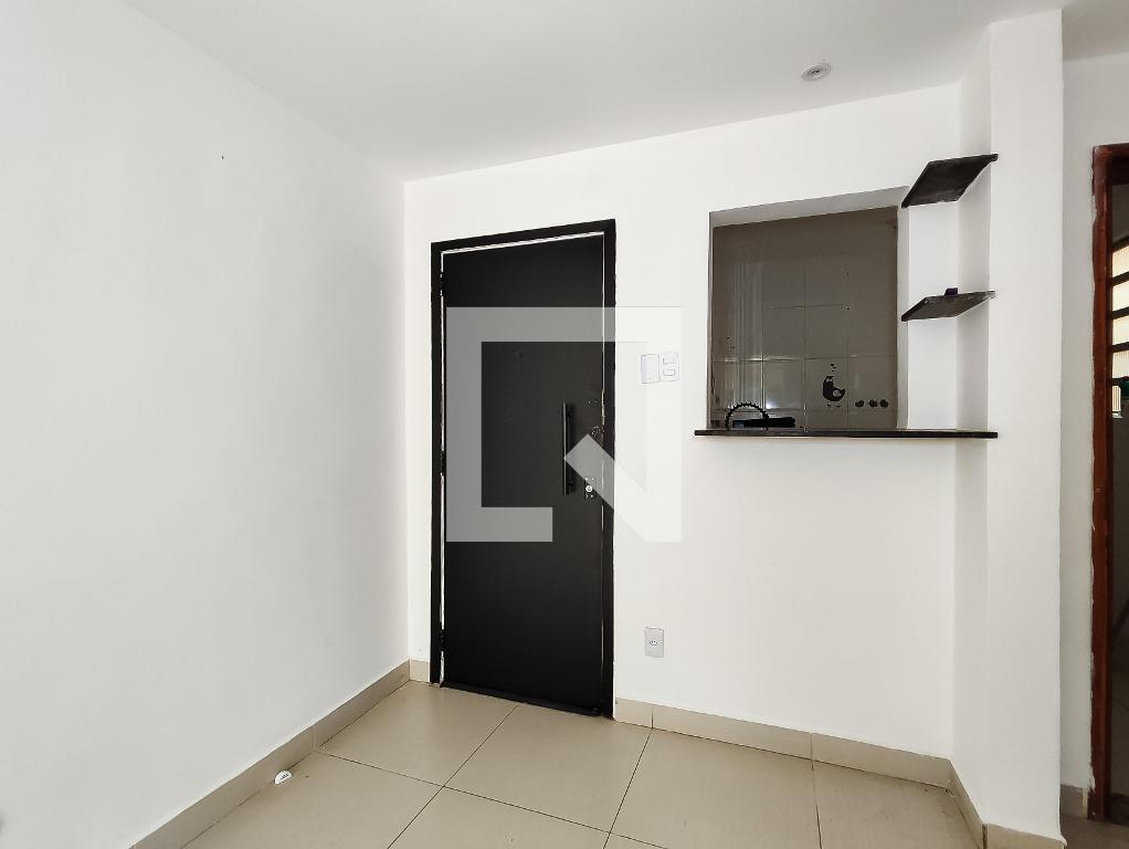 Entrada Condomínio em Rua Henrique Morize, 196