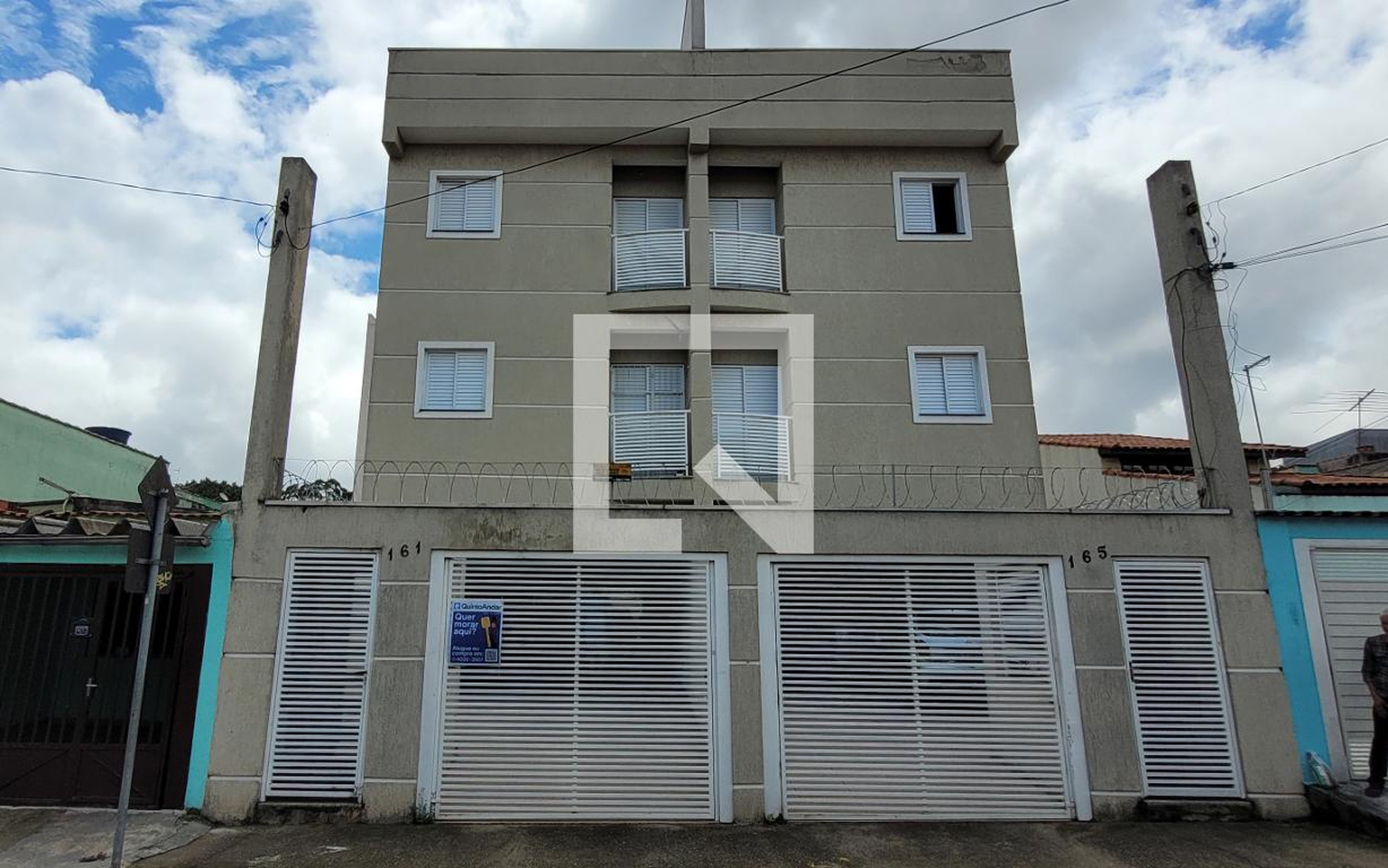 Fachada Condomínio em Rua Almada, 161