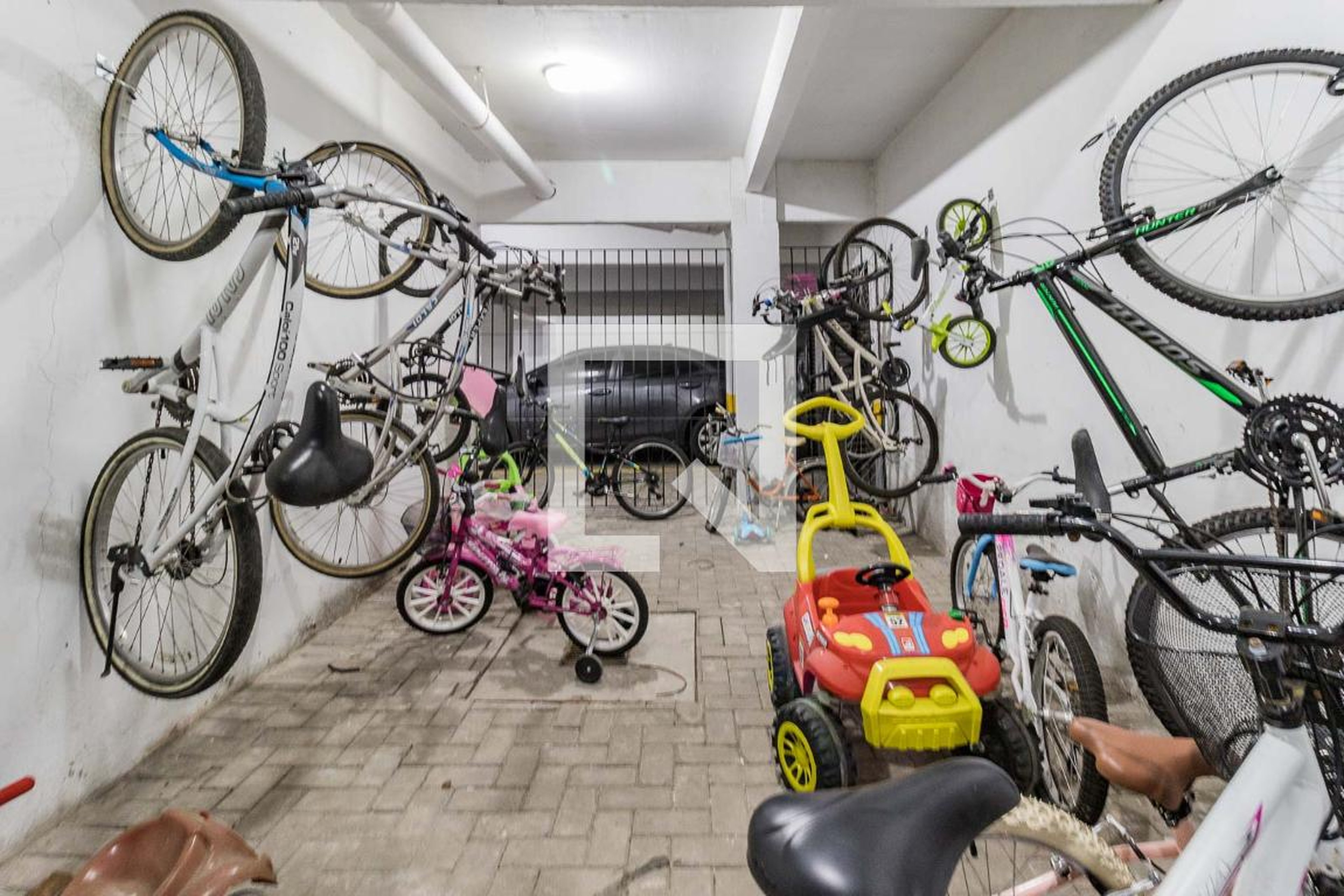 Bicicletario - L' Hermitage