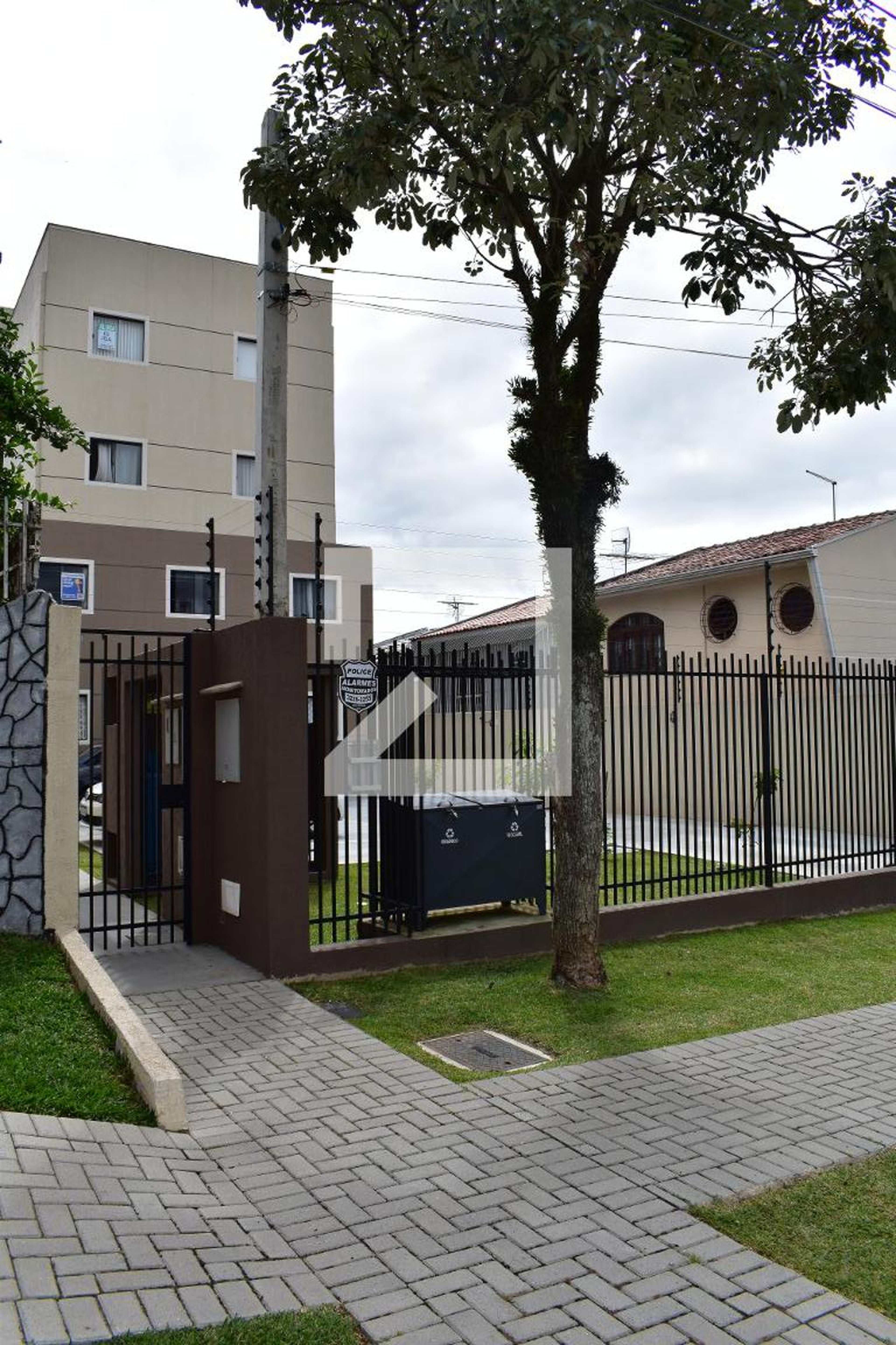 Fachada Condomínio em Rua Doutor Joaquim Ignácio Silveira da Motta, 1247