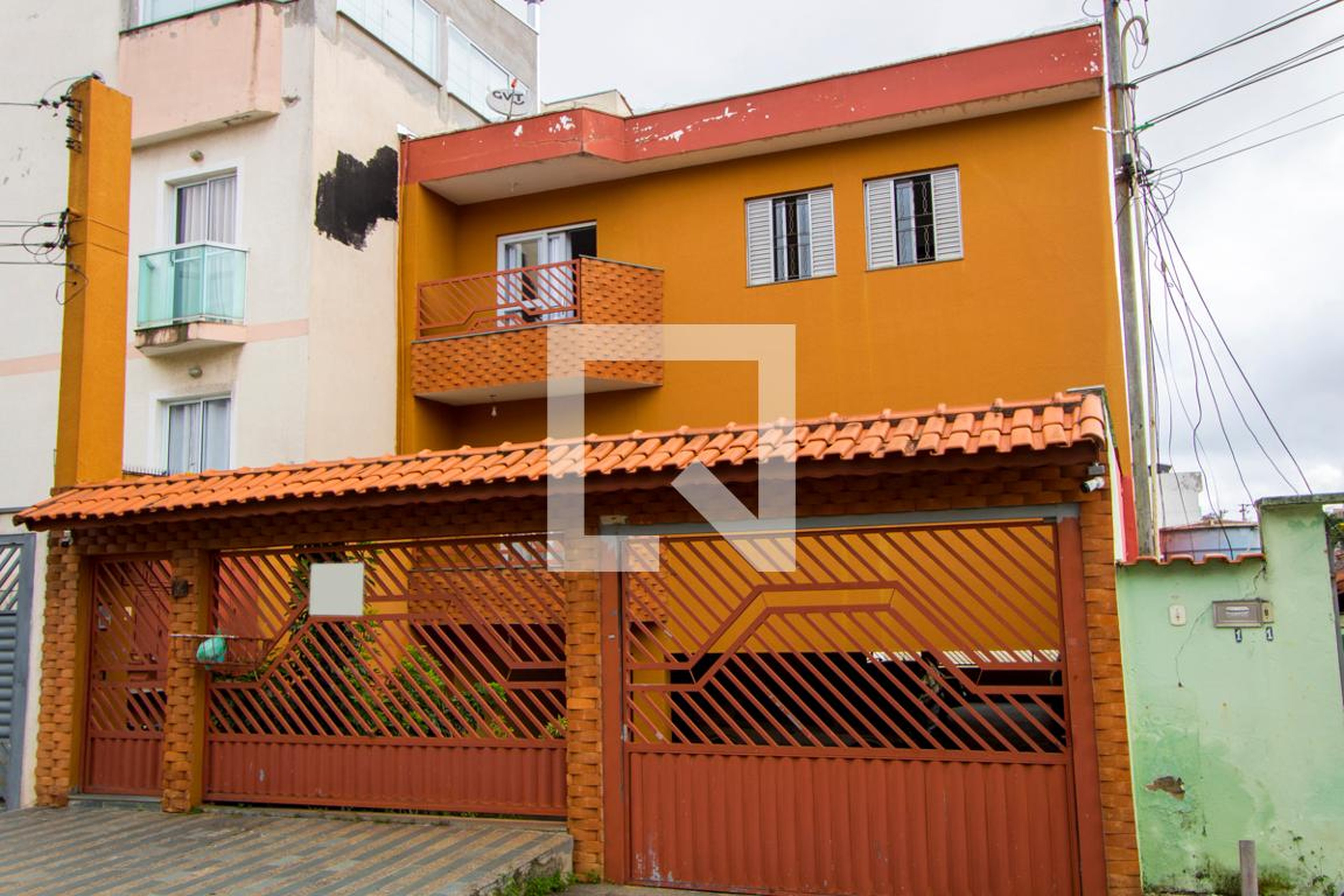 Fachada Condomínio em Rua Solimões, 101