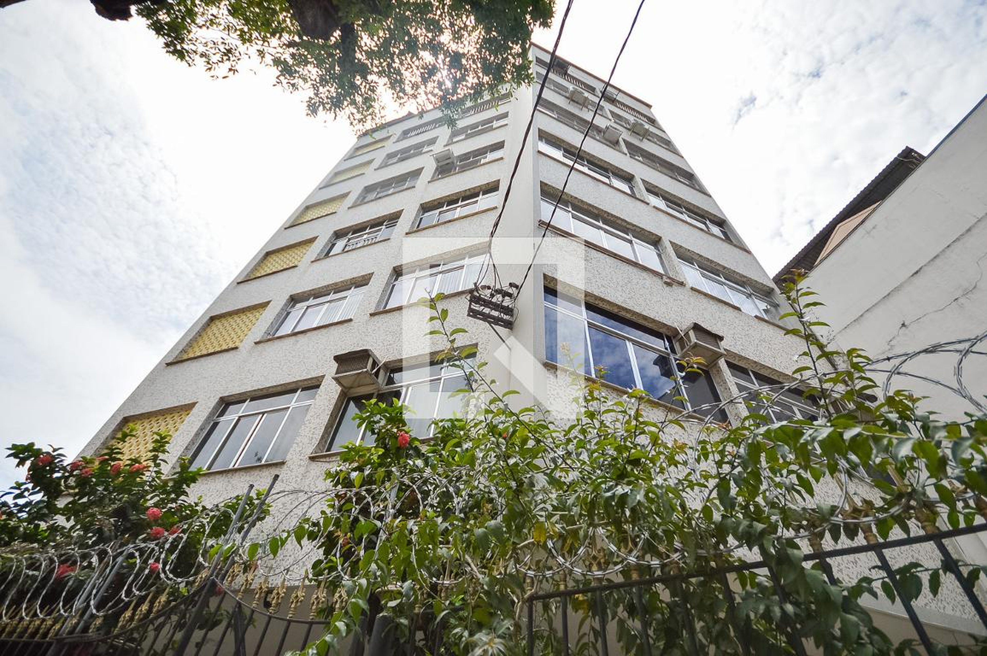 Fachada Condomínio em Praça Hilda, 8