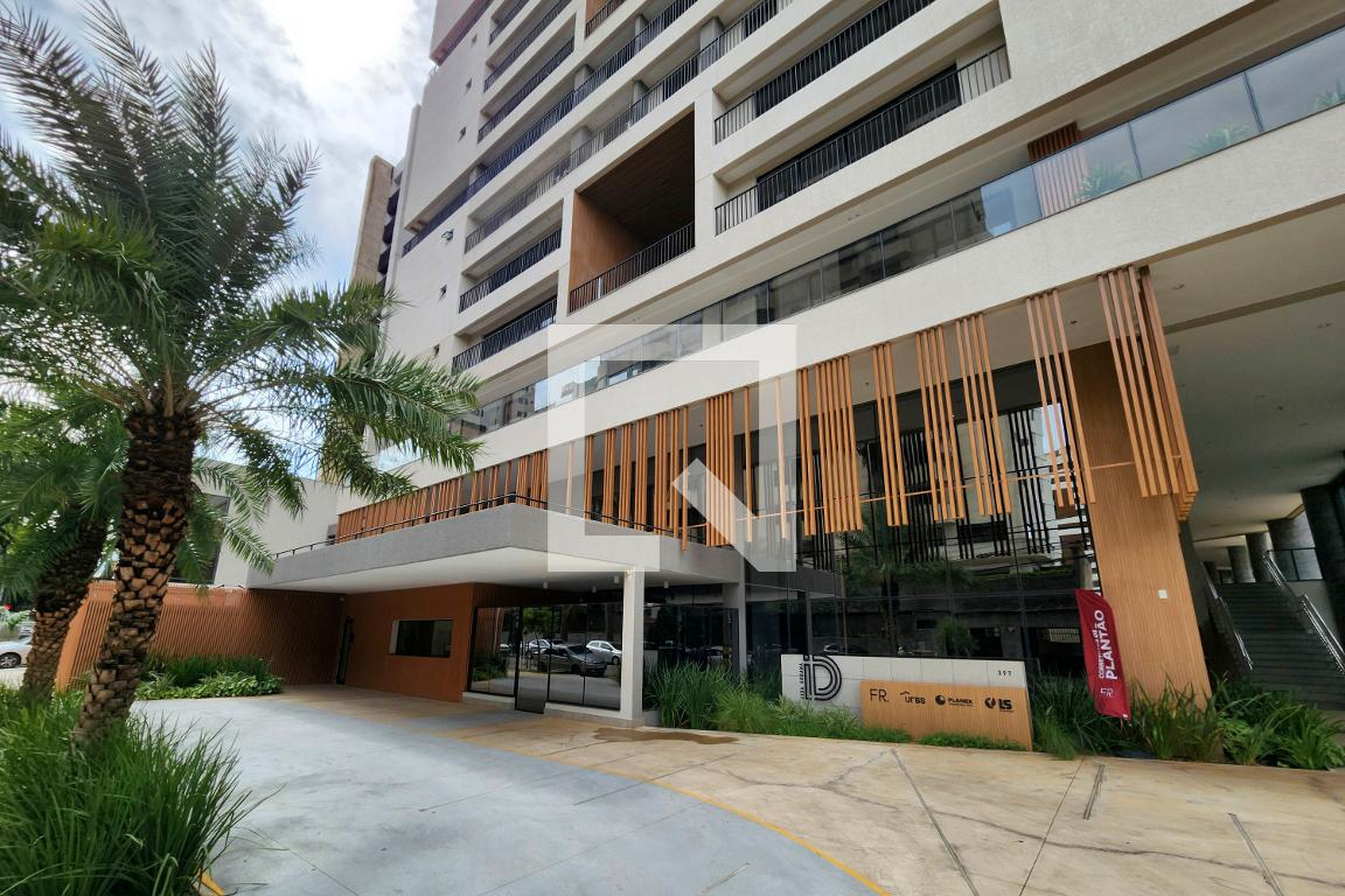 Fachada Condomínio em Rua 5, 1502