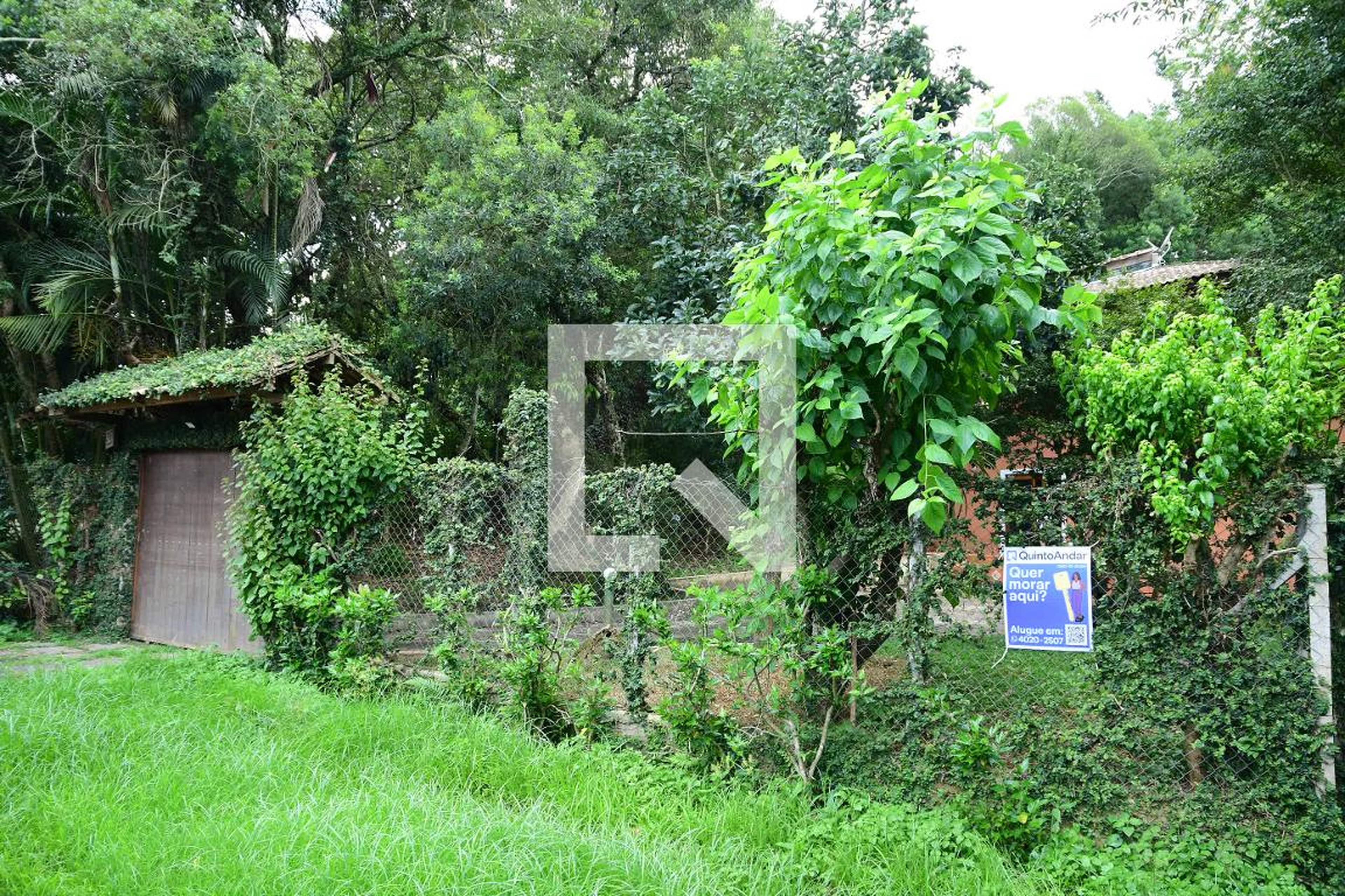 Fachada Condomínio em Rua Biritiba Mirim, 513