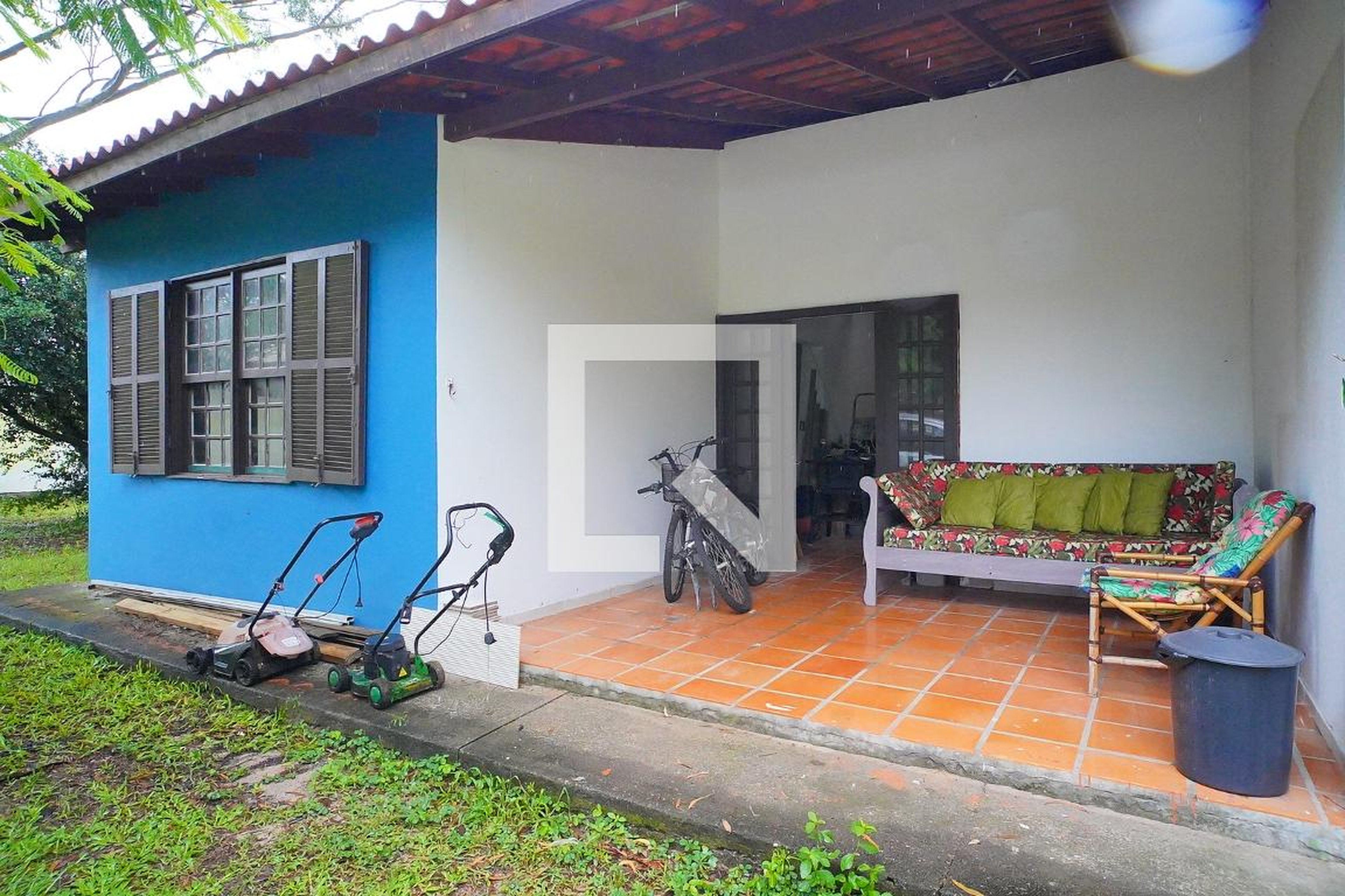 Fachada Condomínio em Rua das Garças, 294