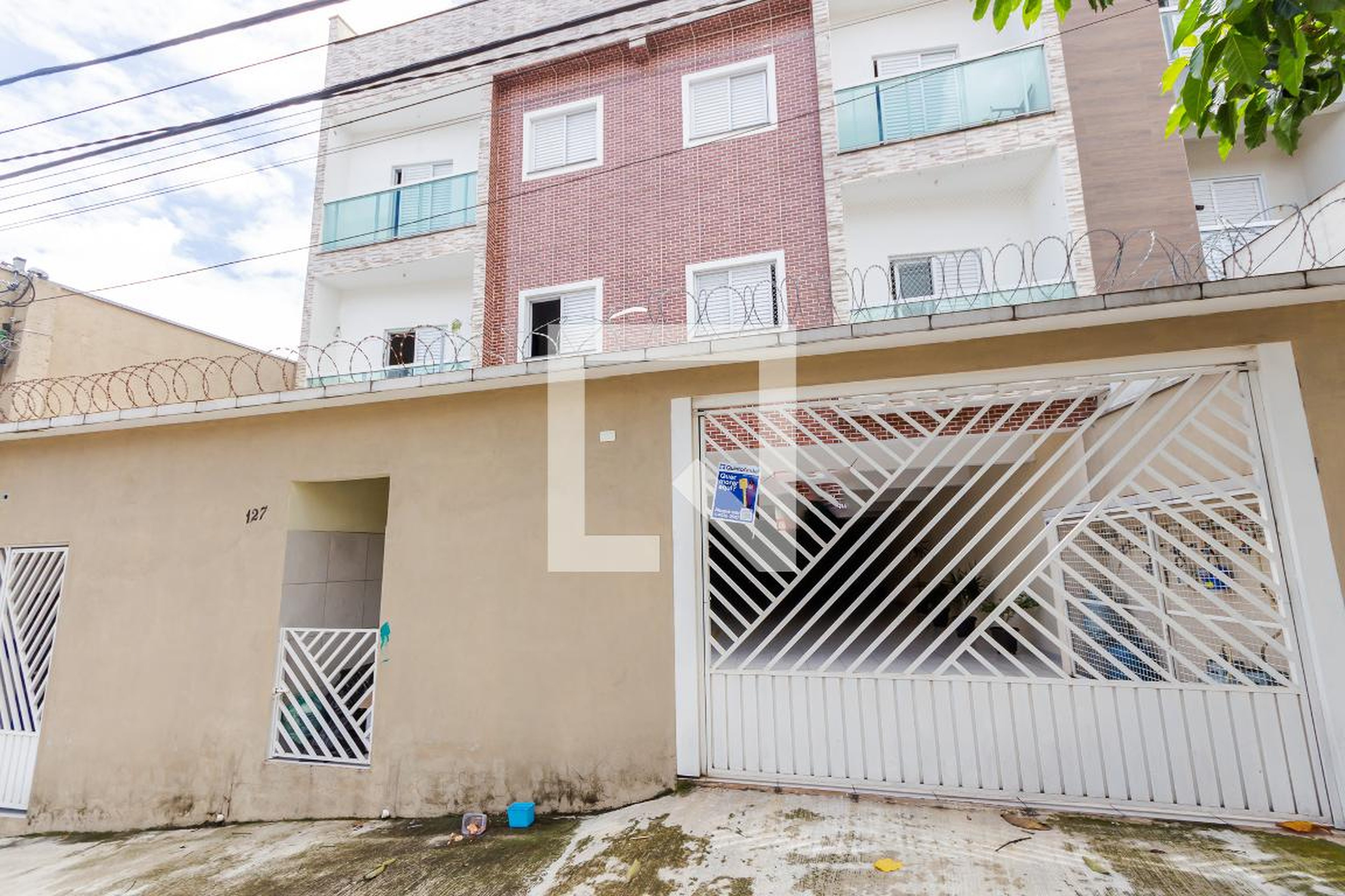 Fachada Condomínio em Av. Araucária, 127