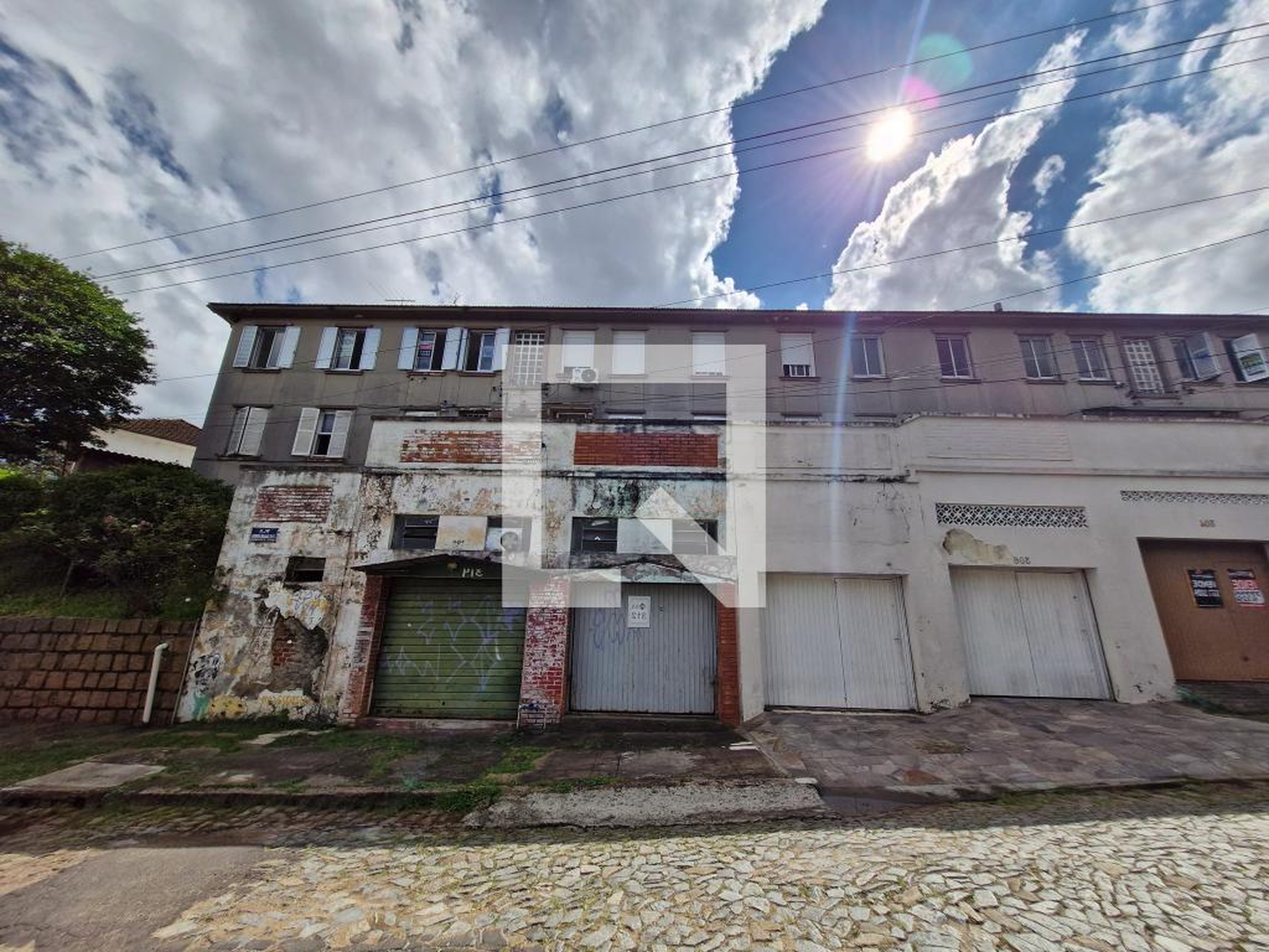 Fachada Condomínio em Rua José Carlos Ferreira, 304