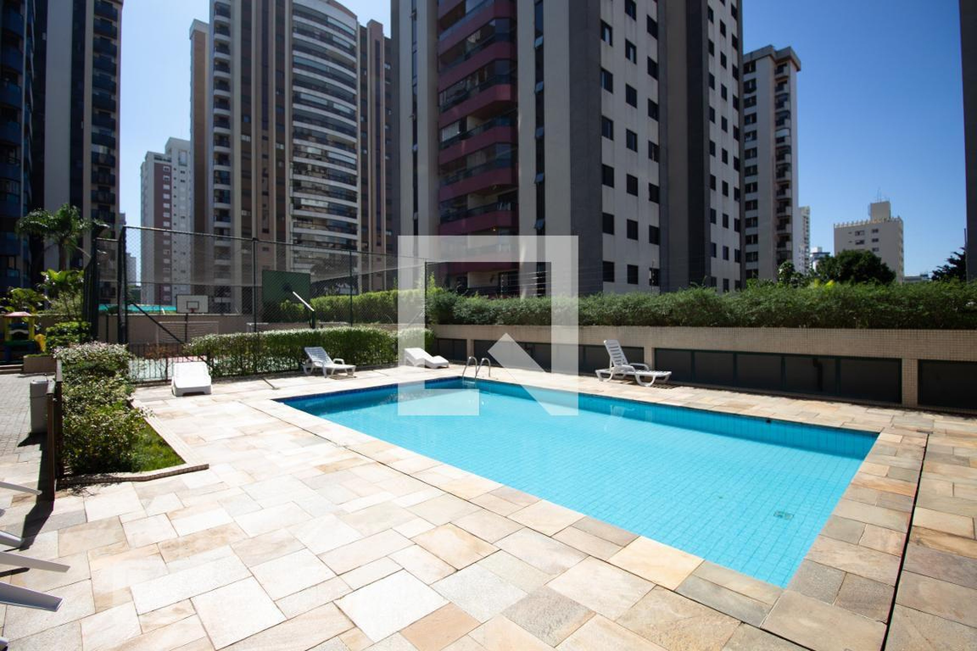 Piscina - Edifício Highland