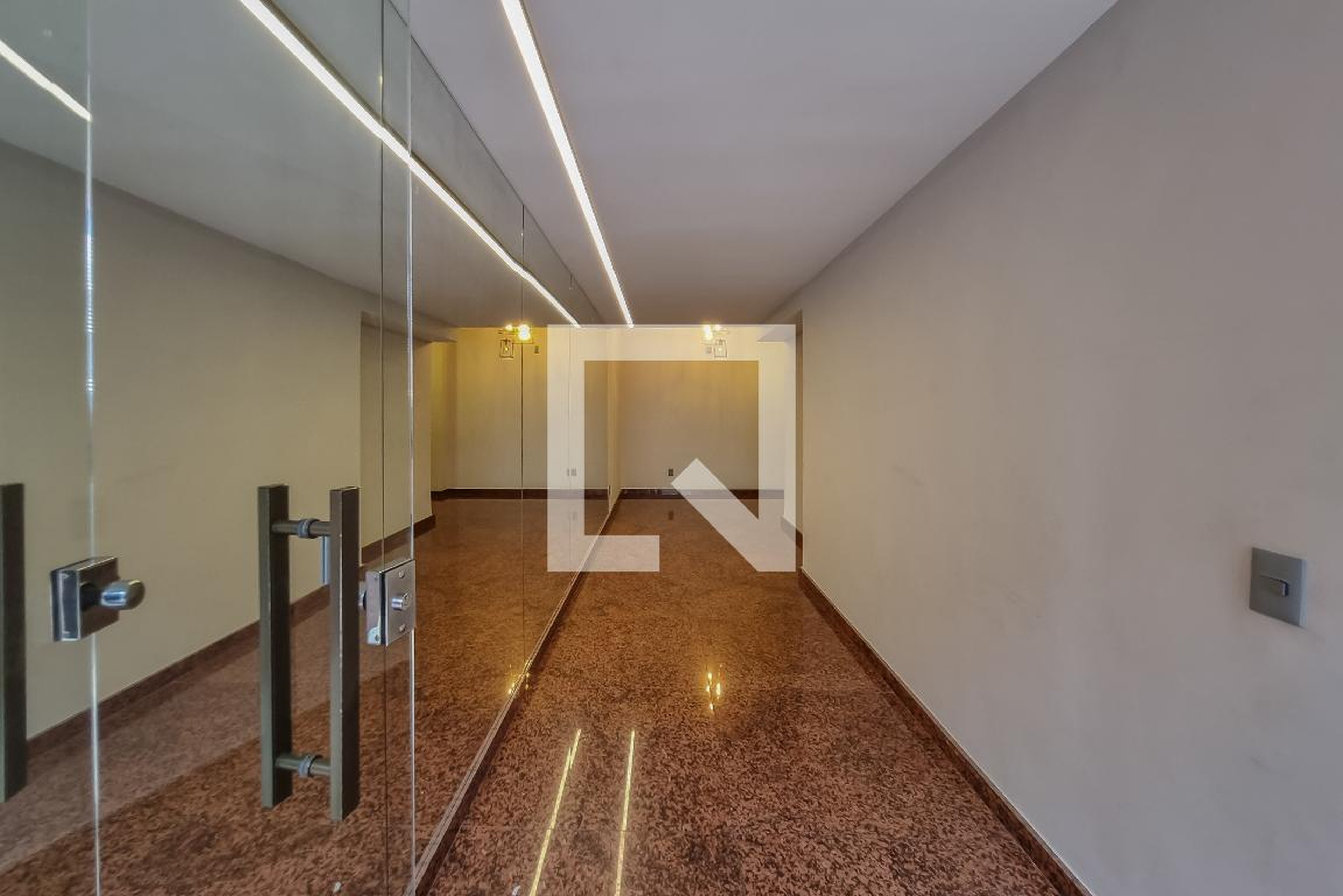 Hall de entrada Condomínio em Rua Doutor José Silva Martins, 40