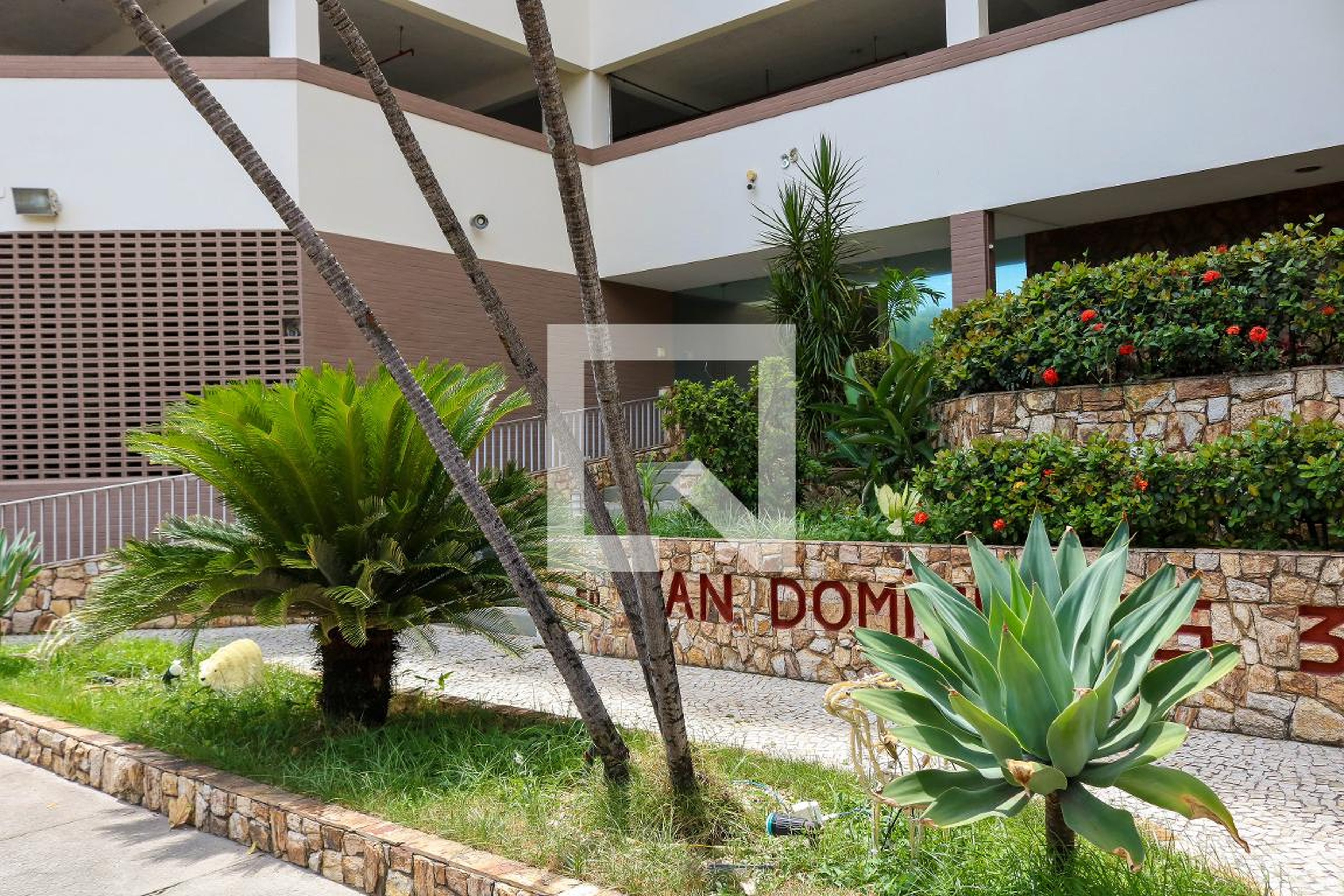 Entrada - Edifício Van Domingues