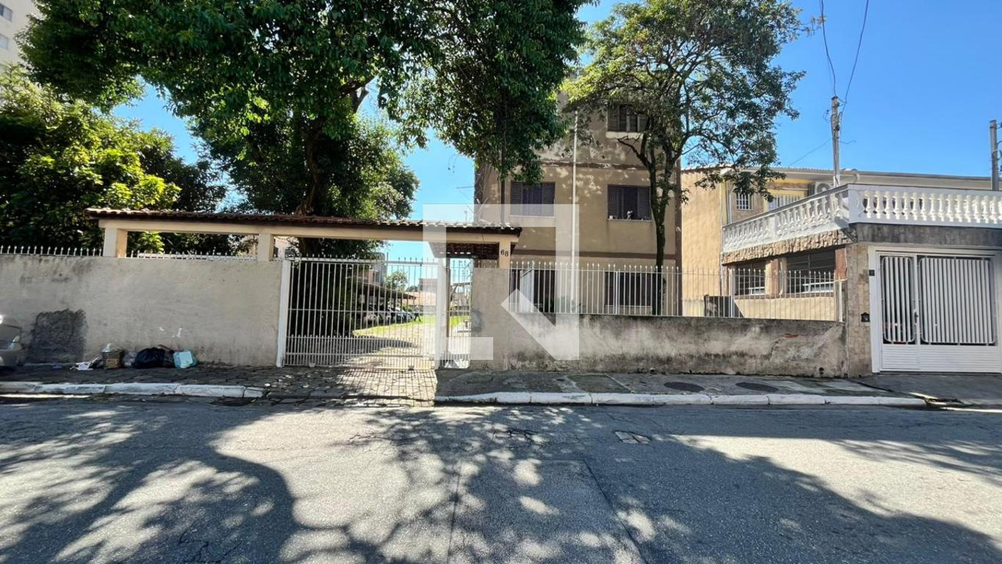 Fachada Condomínio em Rua João Teixeira de Barros, 68