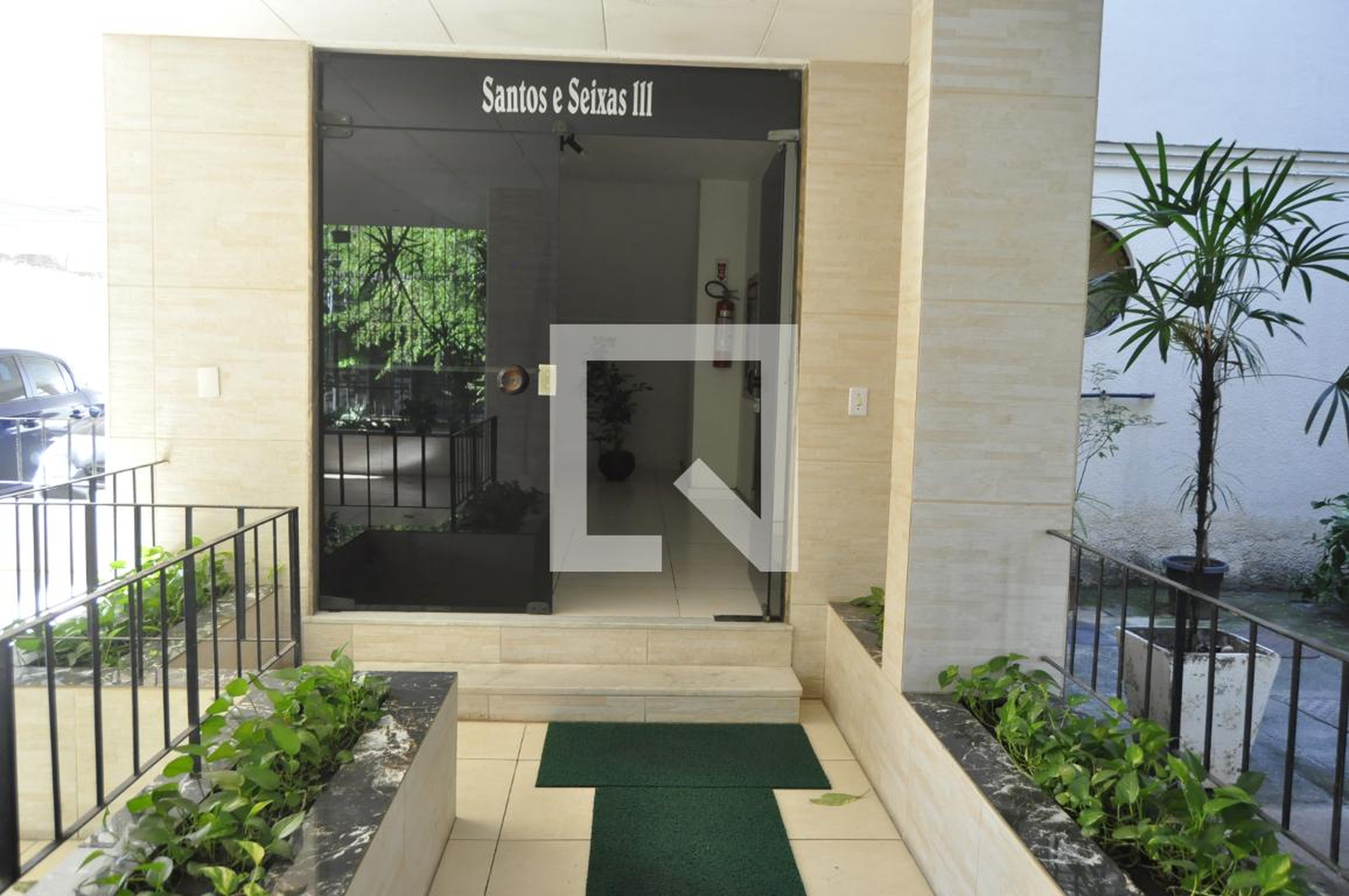 Fachada Condomínio Santos Seixas III