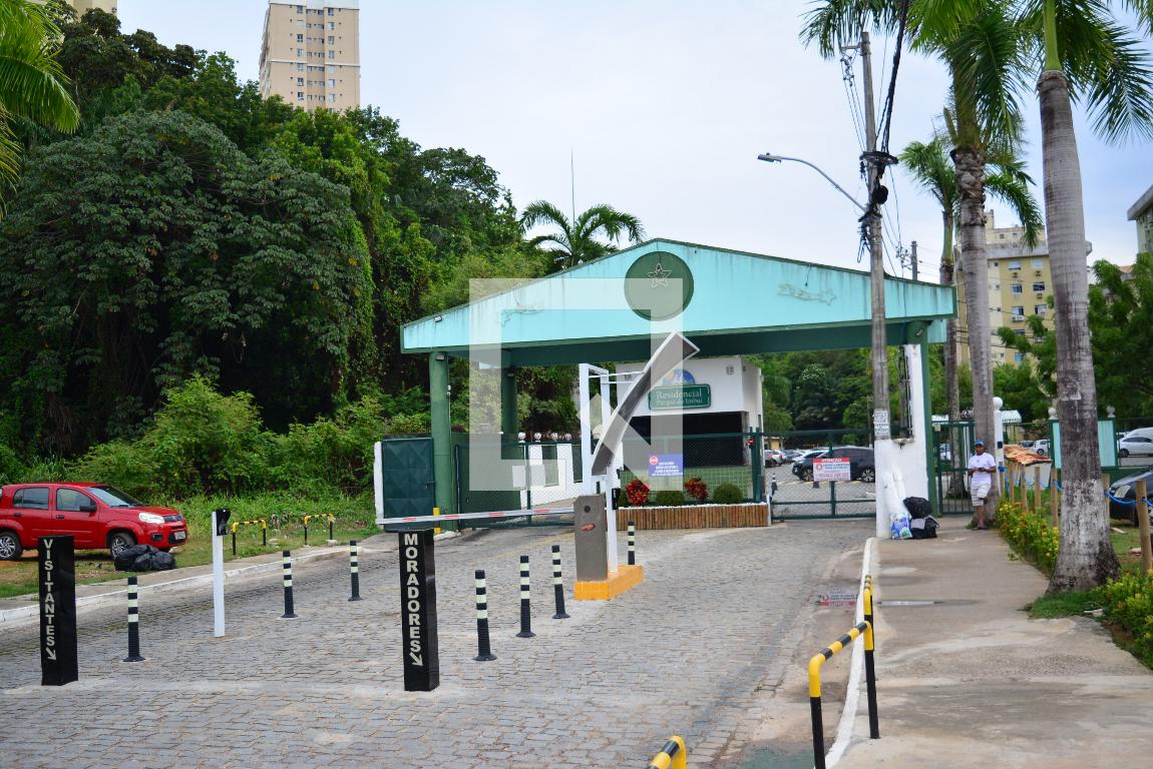 Fachada Condomínio em Rua das Araras, 92