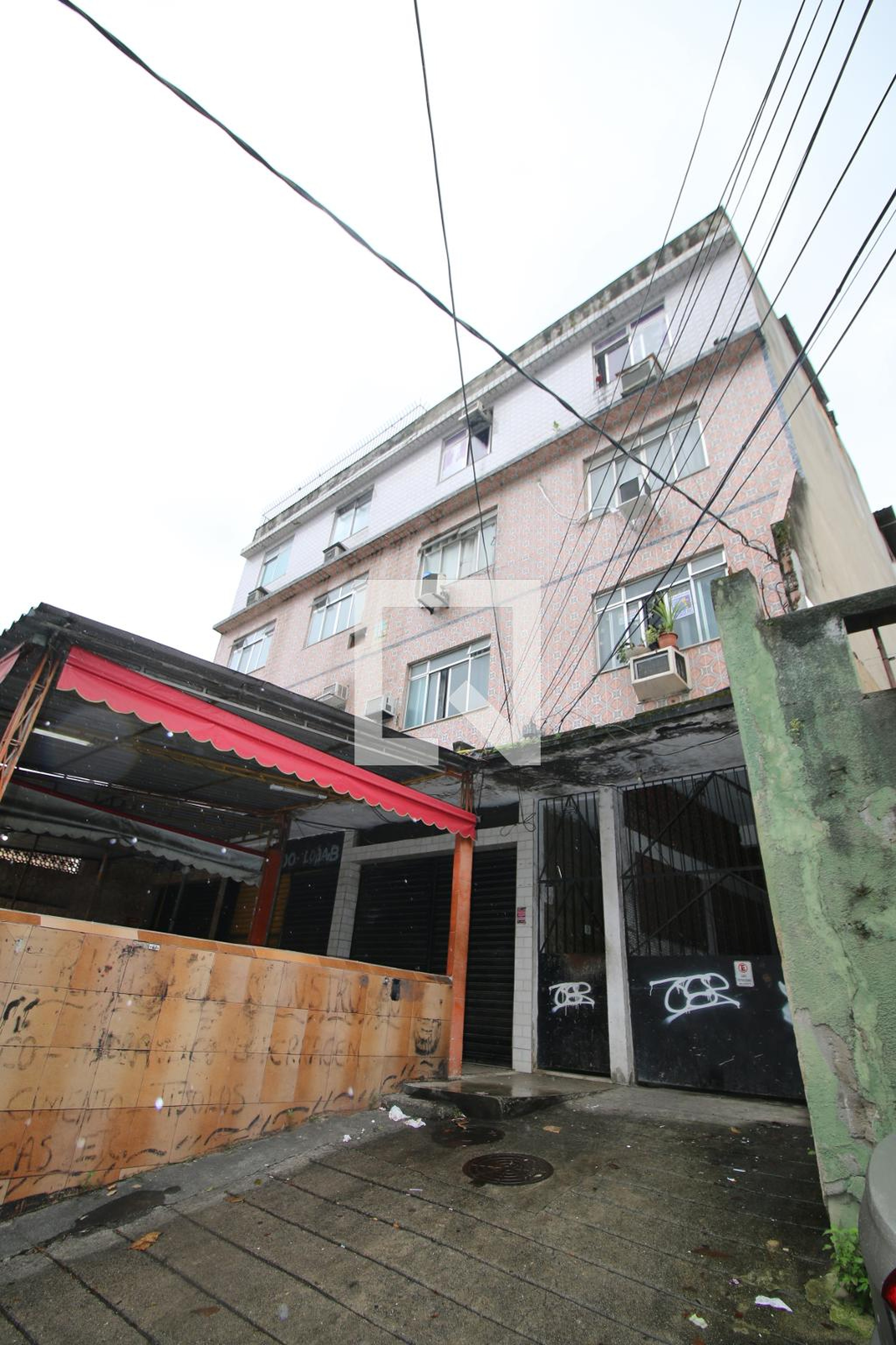 Fachada do Prédio Condomínio em Rua Ministro Moreira de Abreu, 300