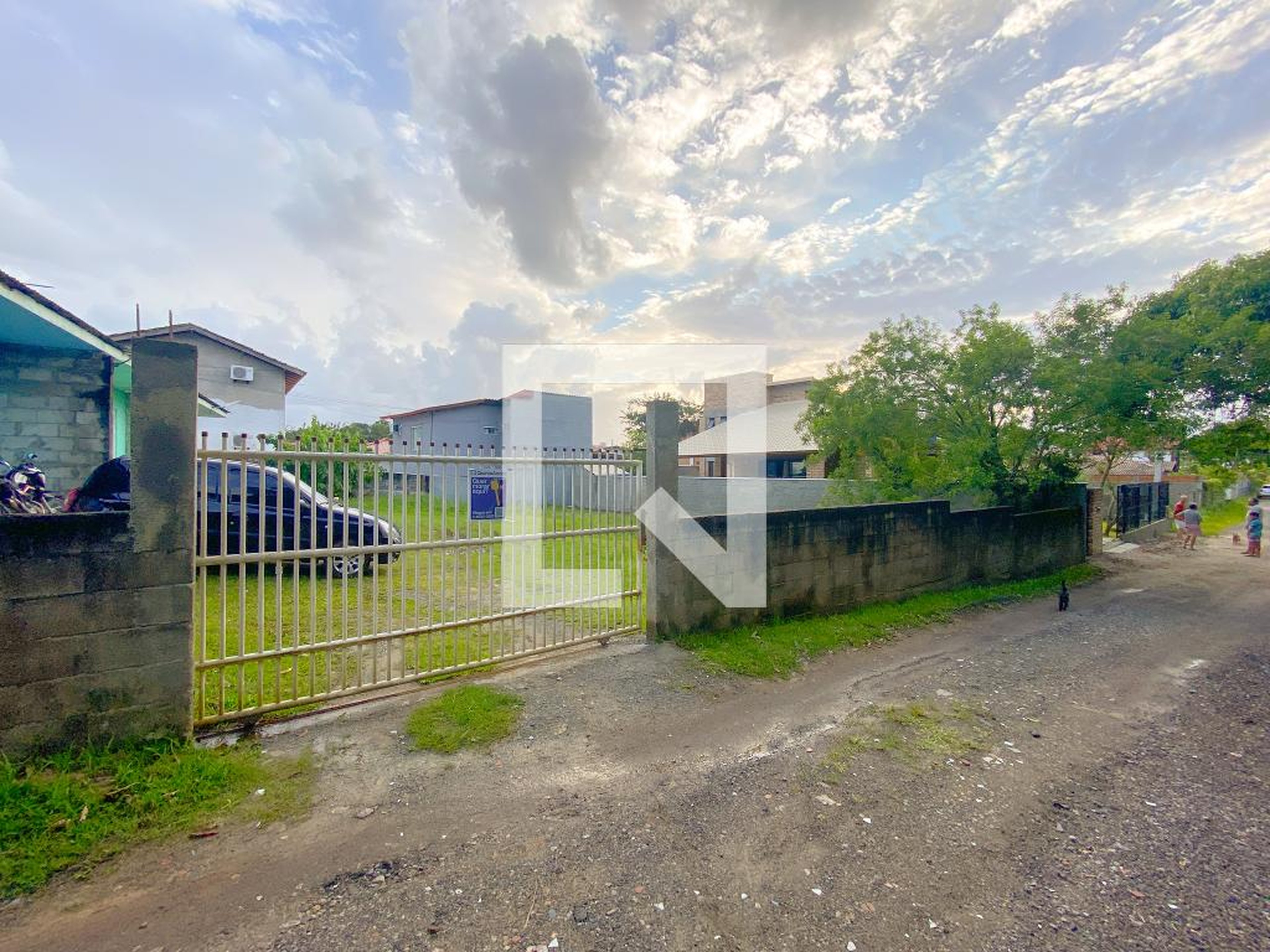 Fachada Condomínio em Estrada Jornalista Jaime de Arruda Ramos, 618