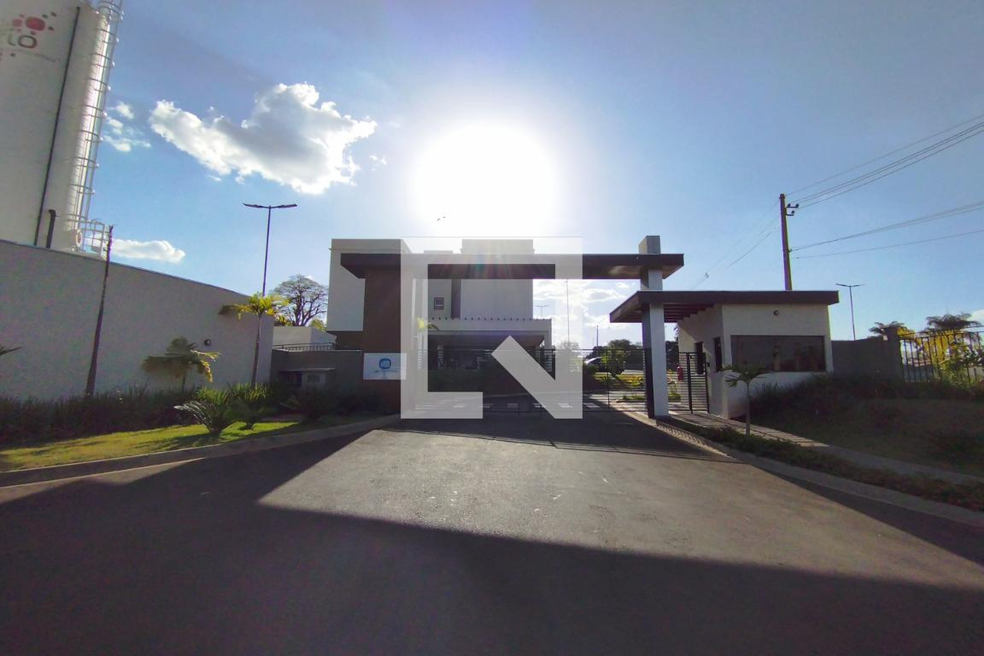 Fachada Condomínio em Rua Alfredo Pucci, 8