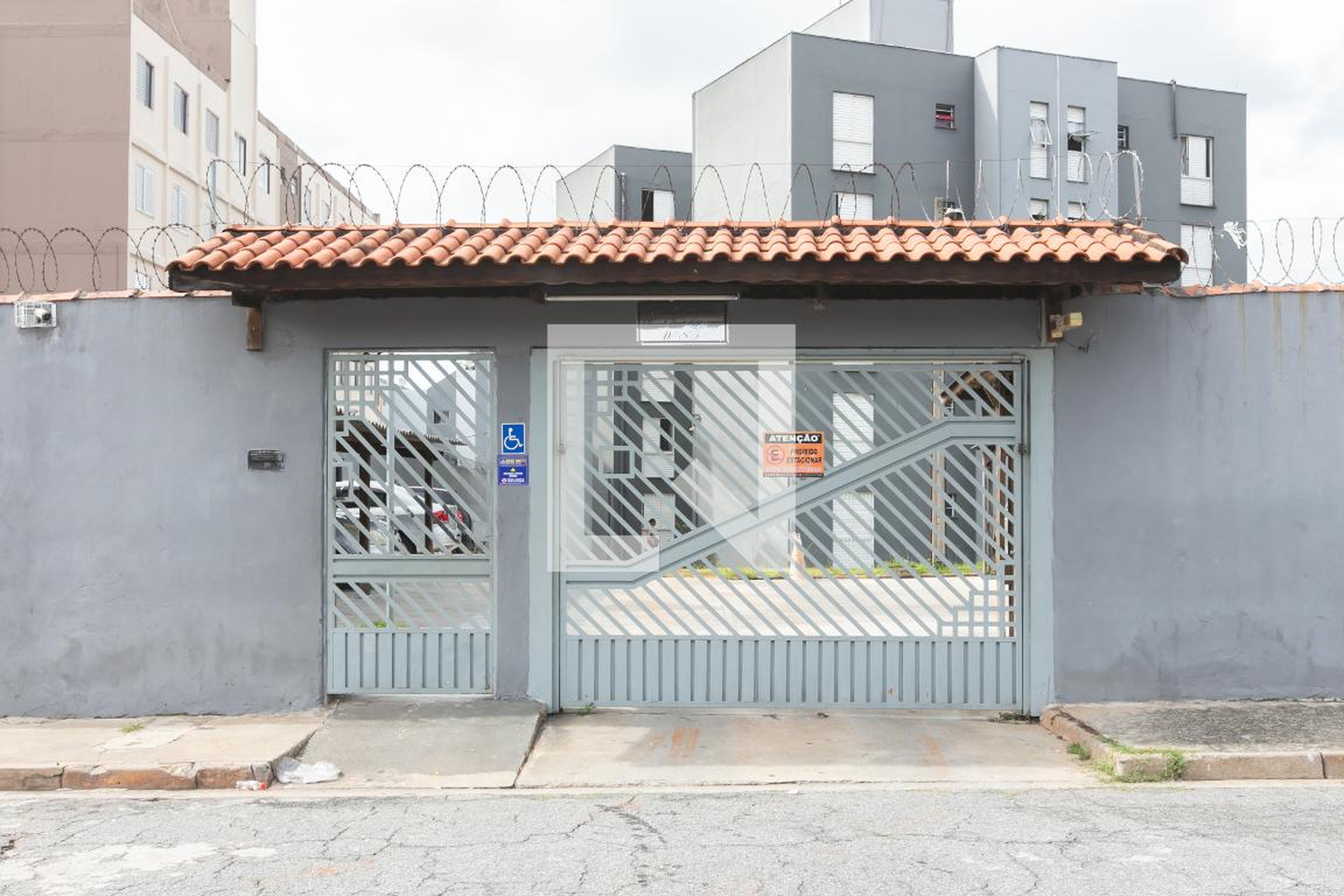 Fachada do Condomínio Condomínio em Rua João Pedro Luna, 85