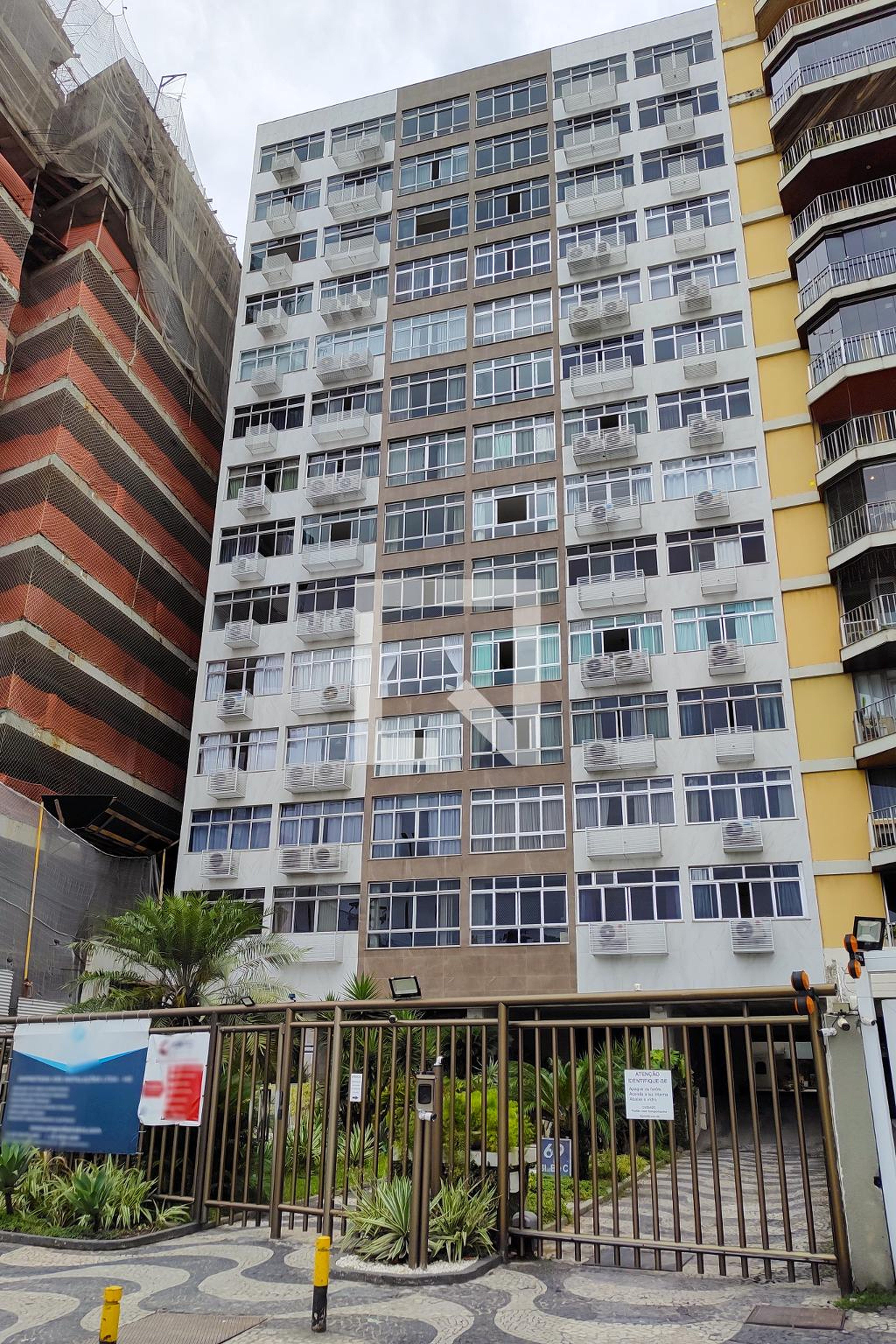 Fachada do Prédio Condomínio em Avenida Engenheiro Martins Romeo, 69