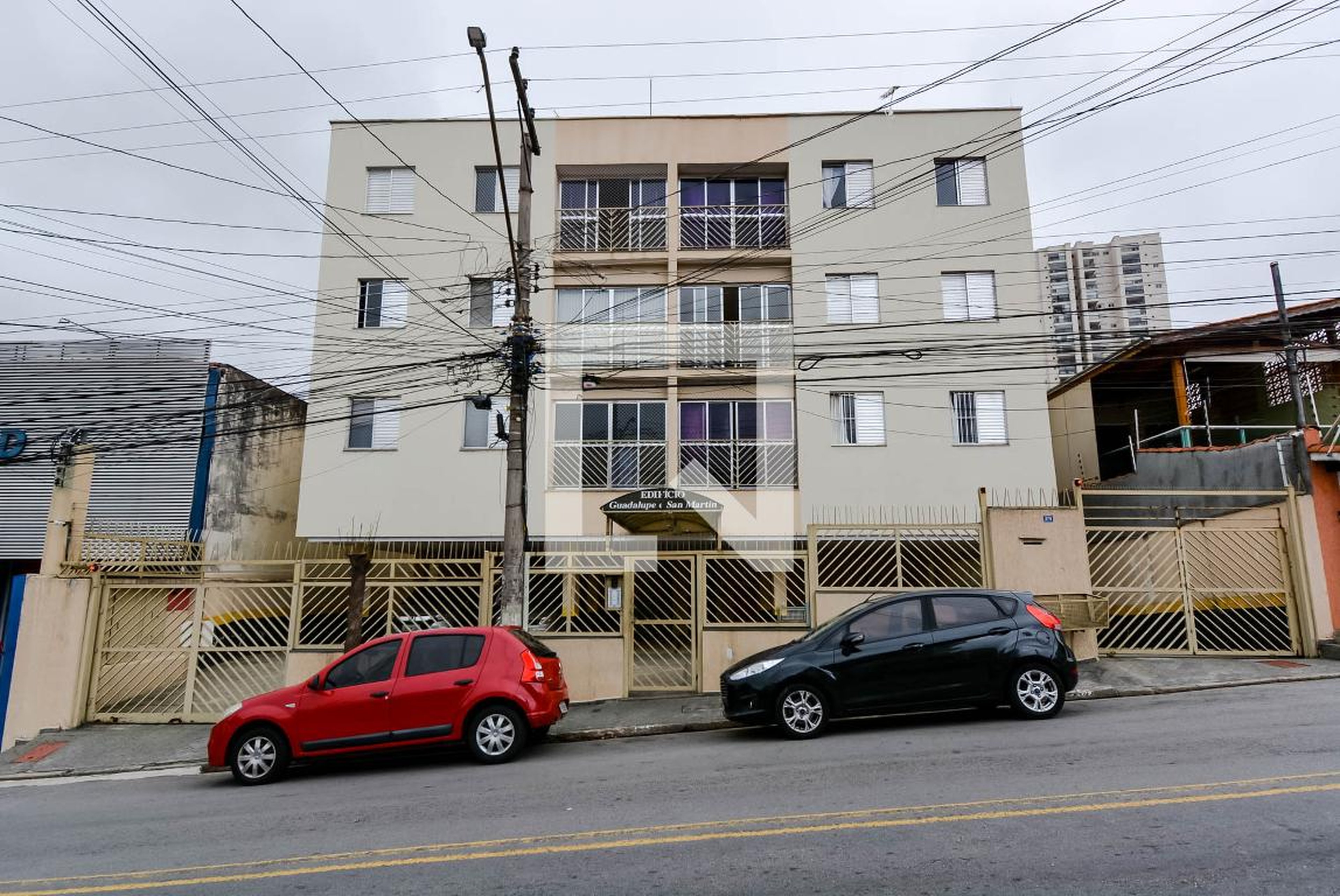 Fachada do Condomínio Condomínio Guadalupe e San Martin