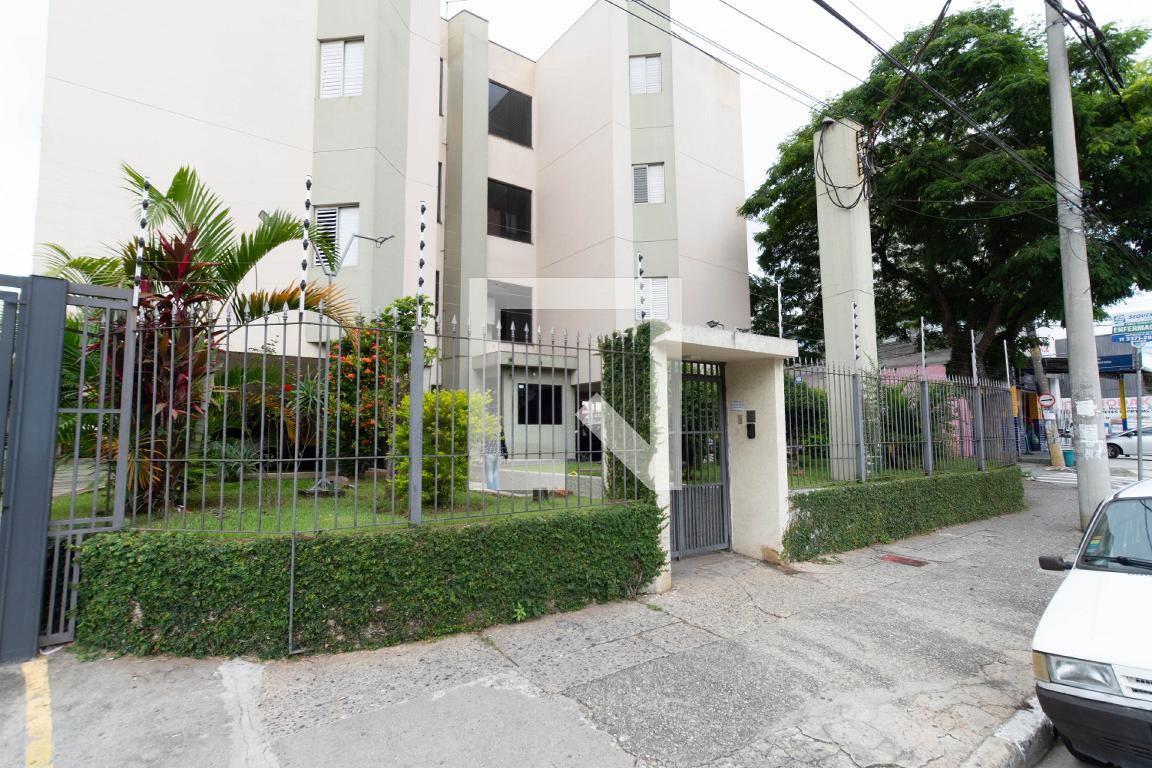 Fachada Condomínio em Rua Antonieta, 484