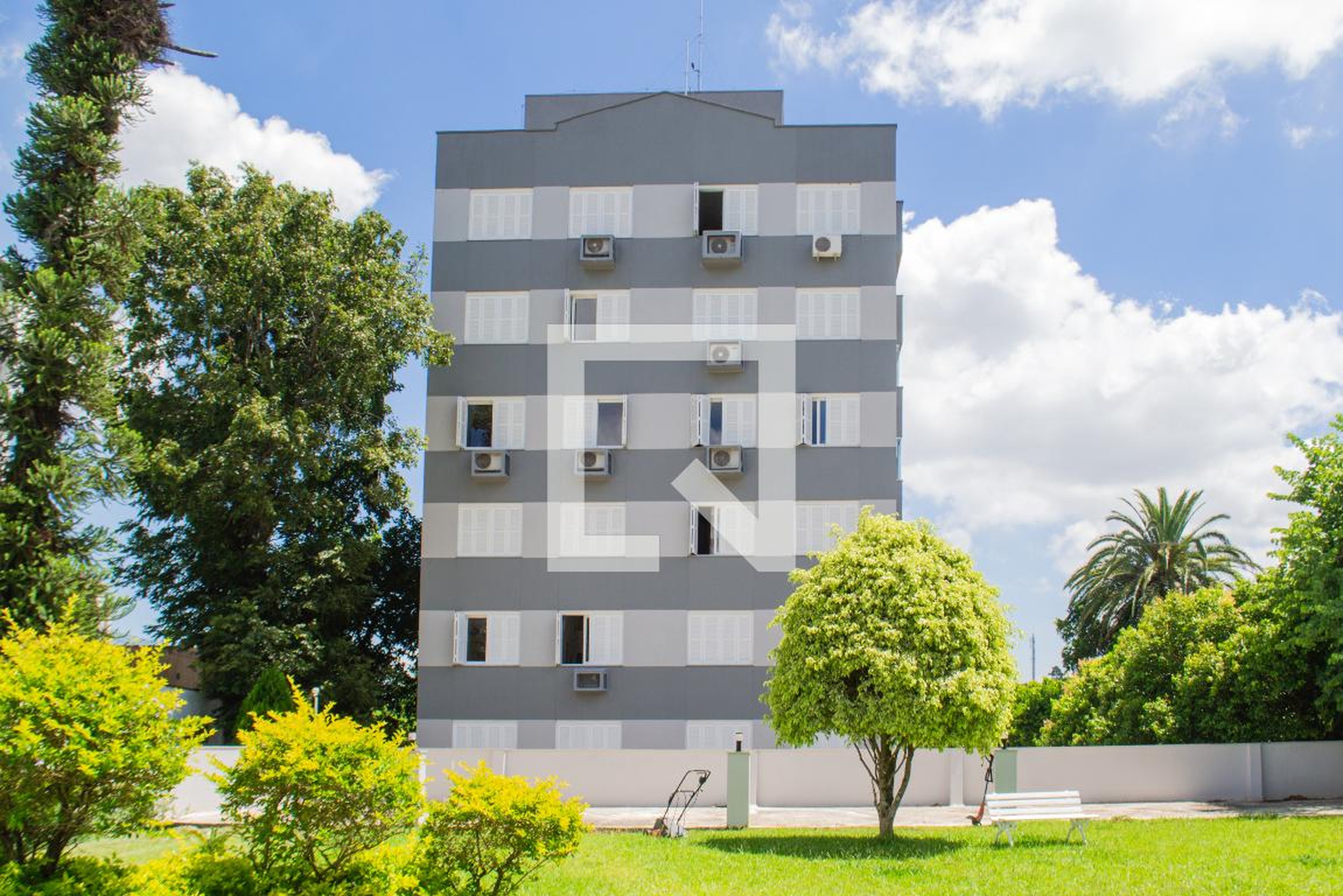 Fachada Residencial Araucárias