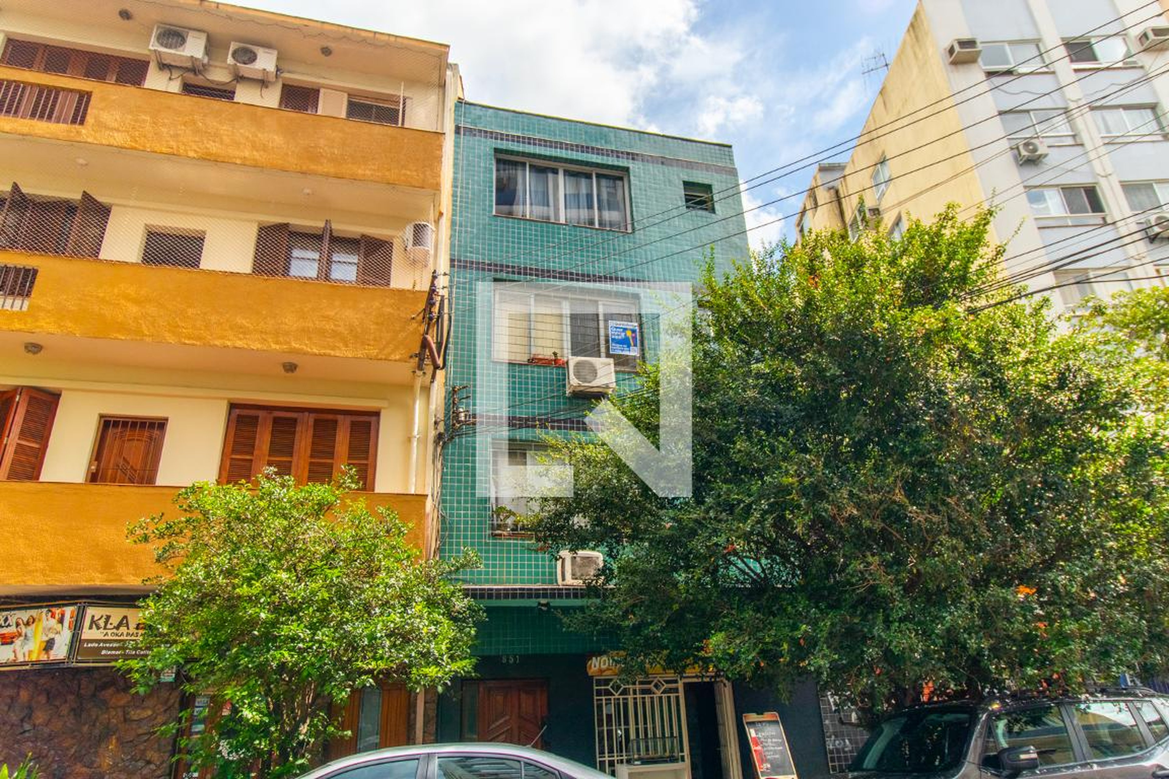 Fachada Condomínio em Rua Demétrio Ribeiro, 851