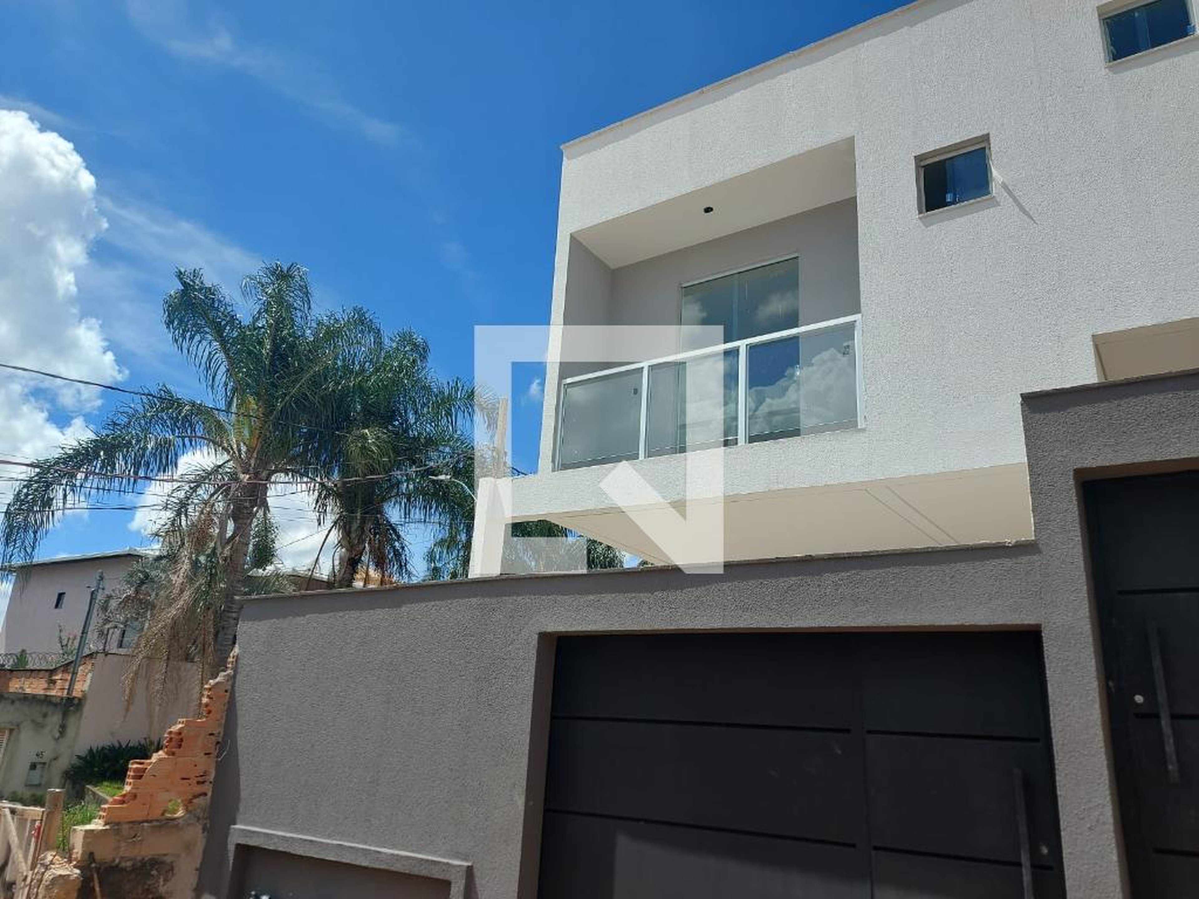 Fachada Condomínio em Rua Sessenta e Seis, 67