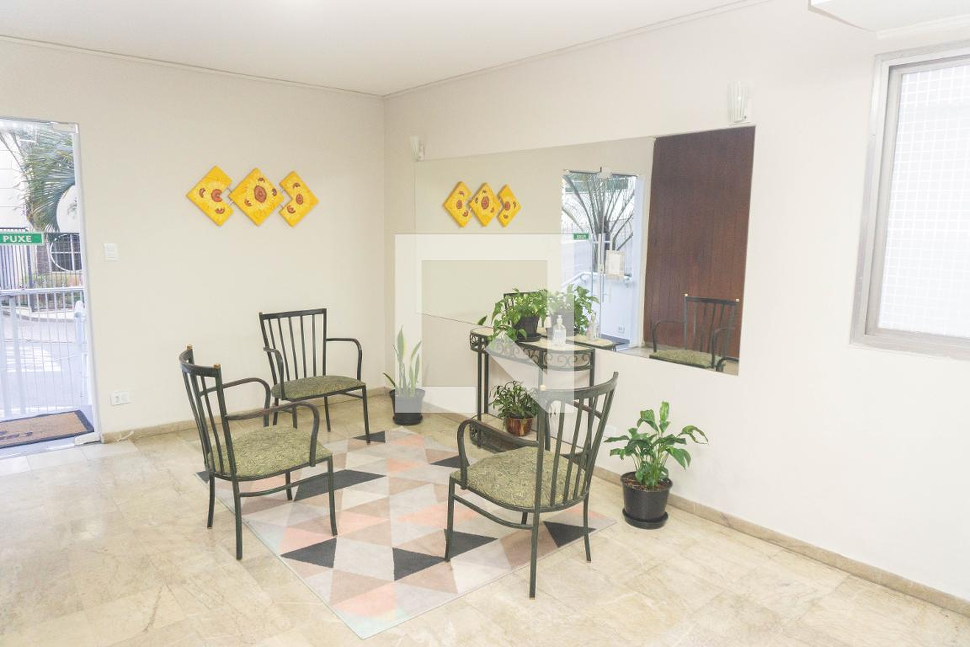 Hall de entrada - Cedro