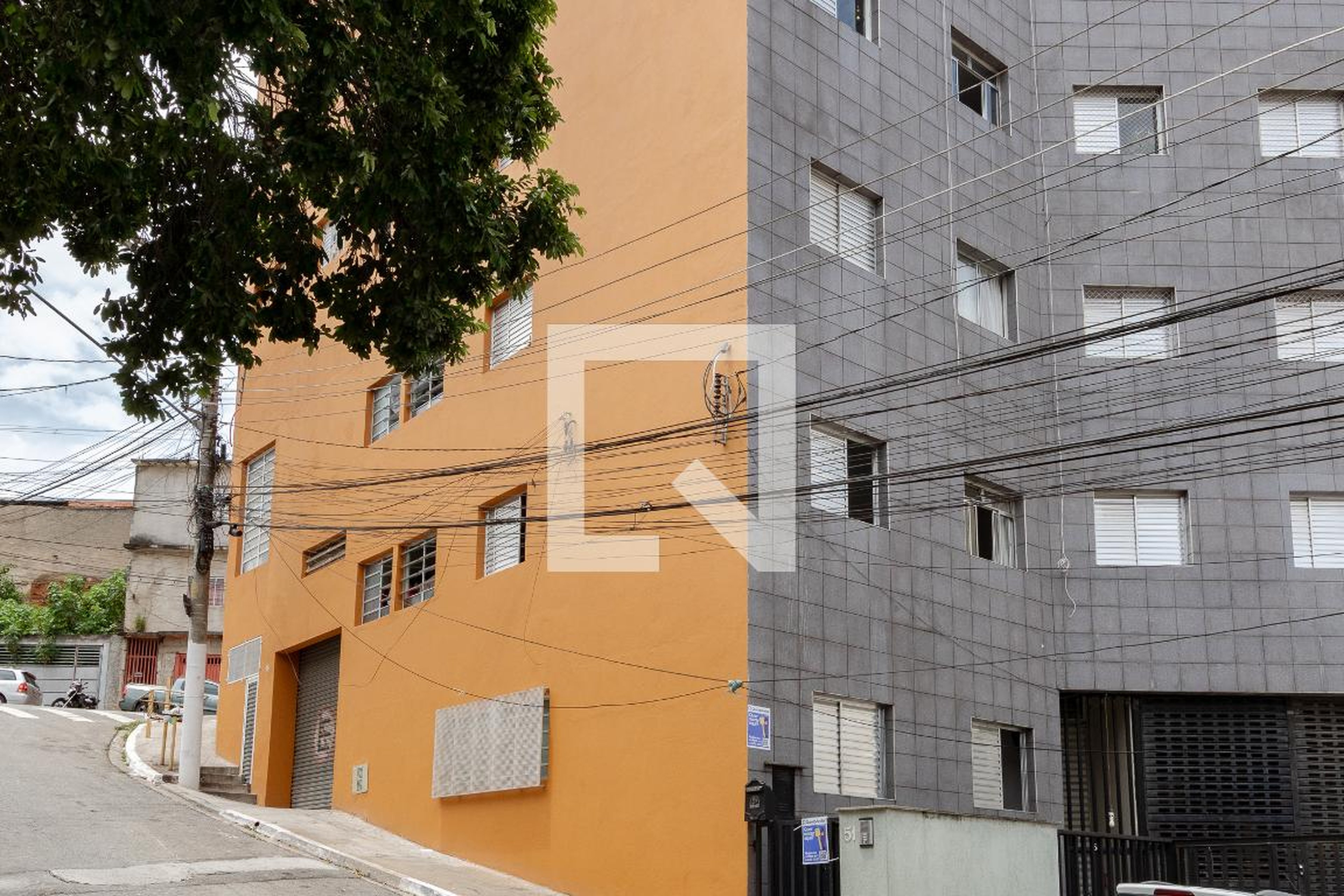 Fachada Condomínio em Rua Doutor Luís Tavares da Cunha, 51