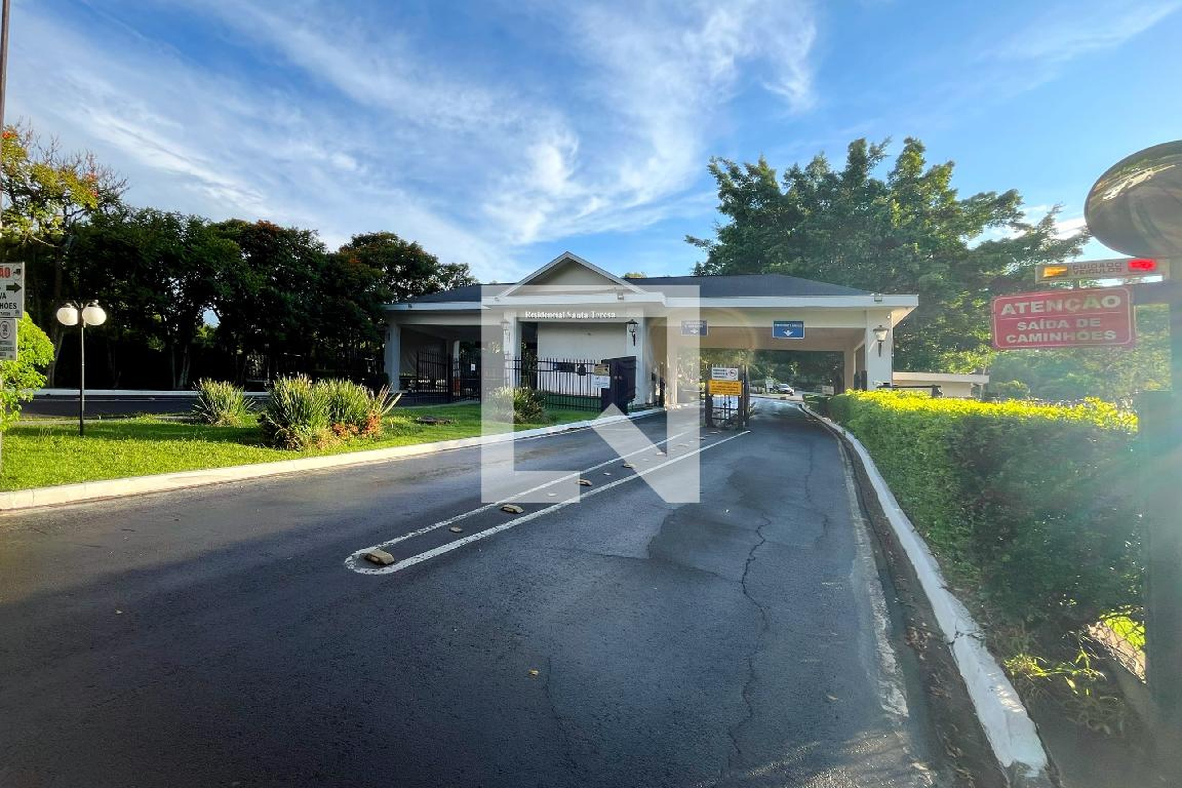 Fachada do Condomínio Condomínio em Rua Turquia, 301