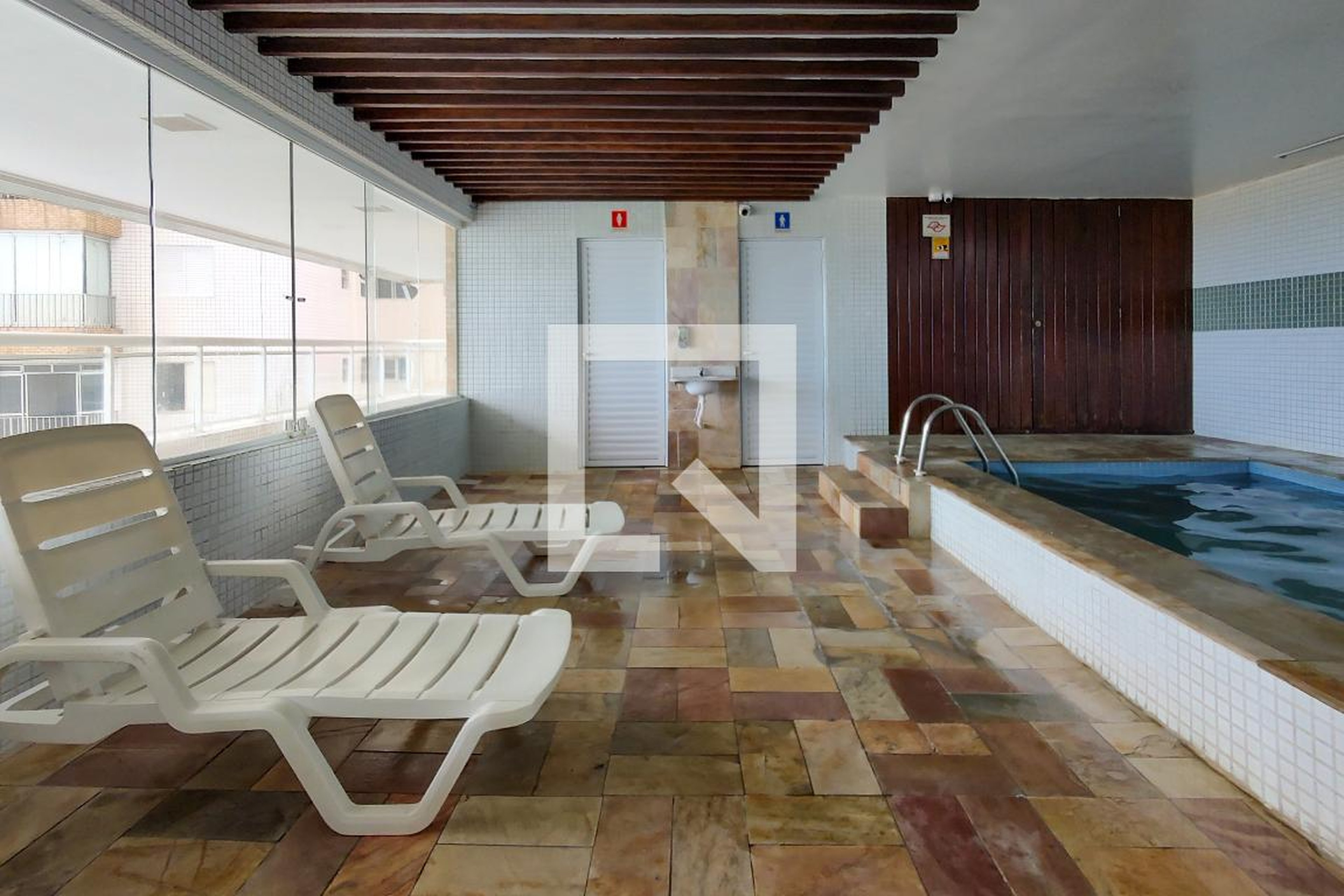 Piscina Coberta - A Ilha