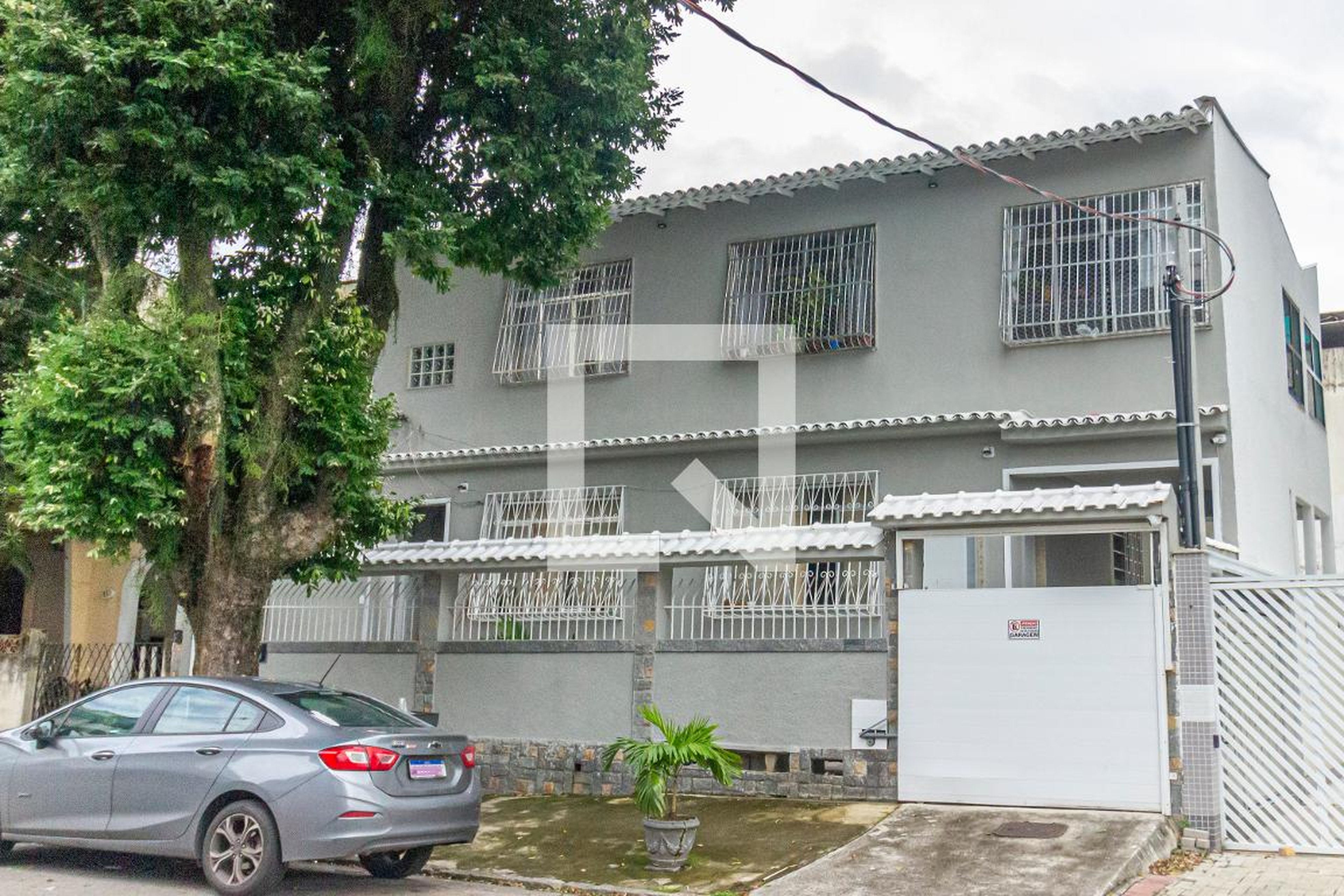 Fachada Condomínio em Rua Ouro Branco, 730