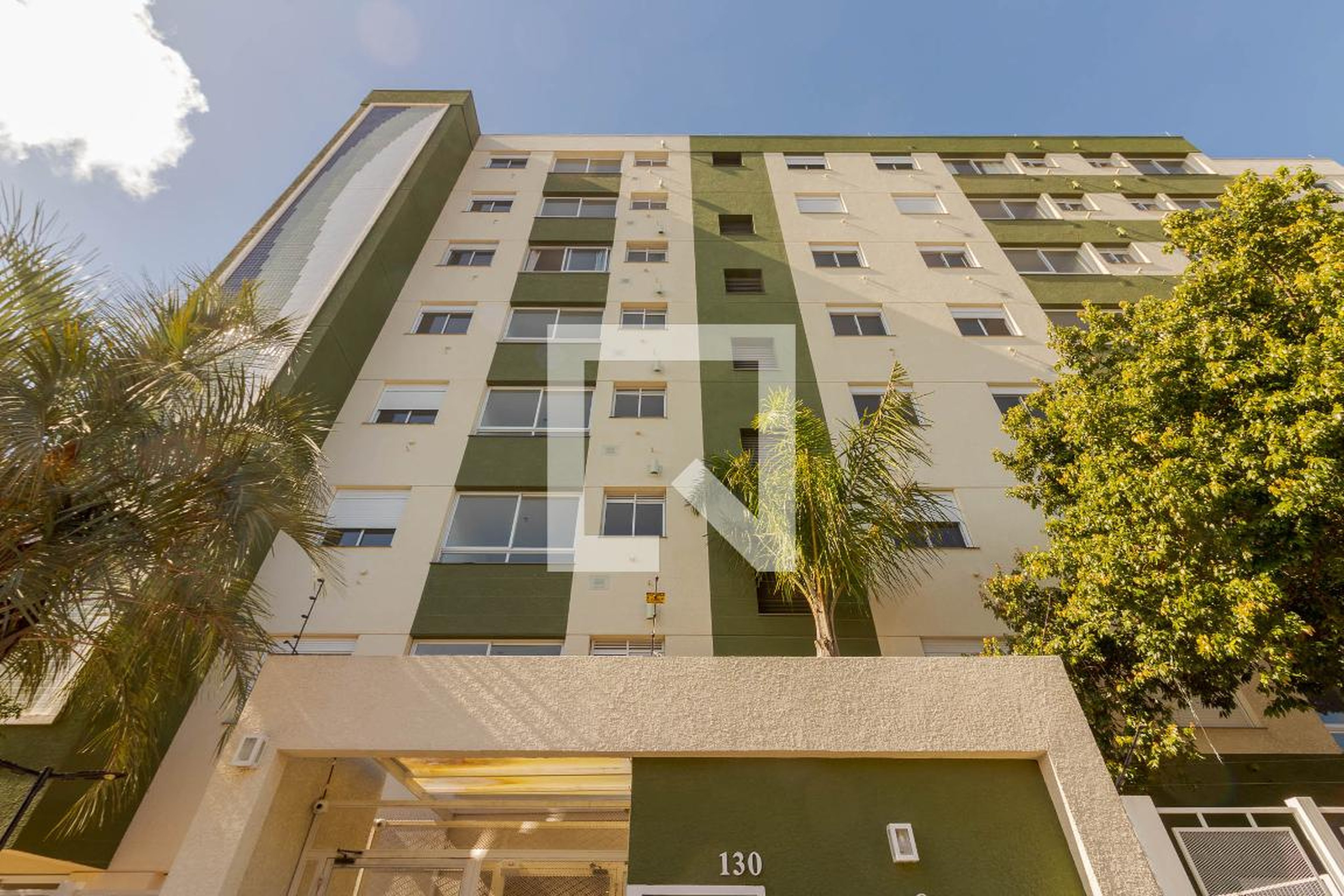 Fachada Condomínio em Rua Carumbé, 139