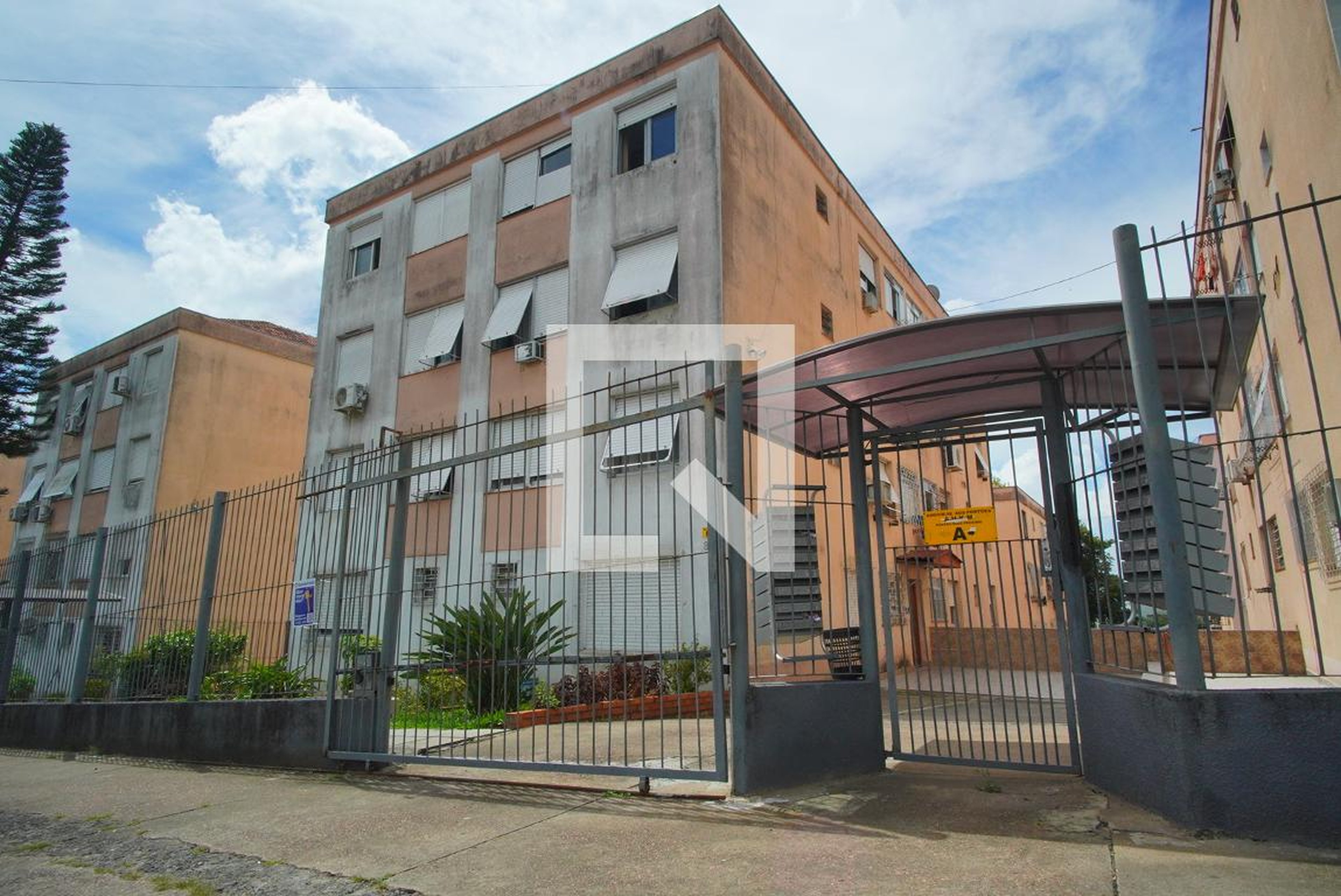Fachada do Prédio Condomínio em Rua Marechal Francisco Antônio Bitencourt, 85