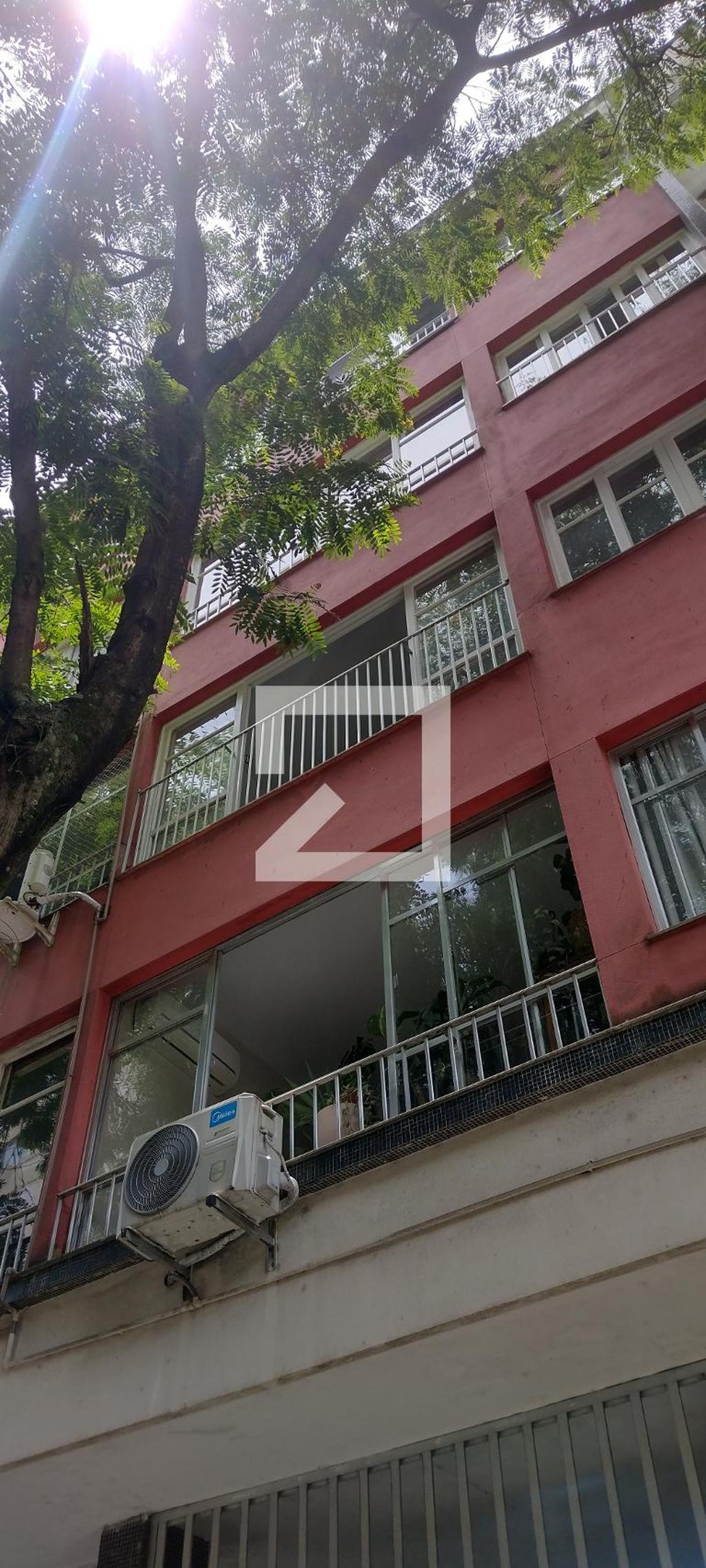 Fachada Condomínio em Rua Ribeiro de Almeida, 12