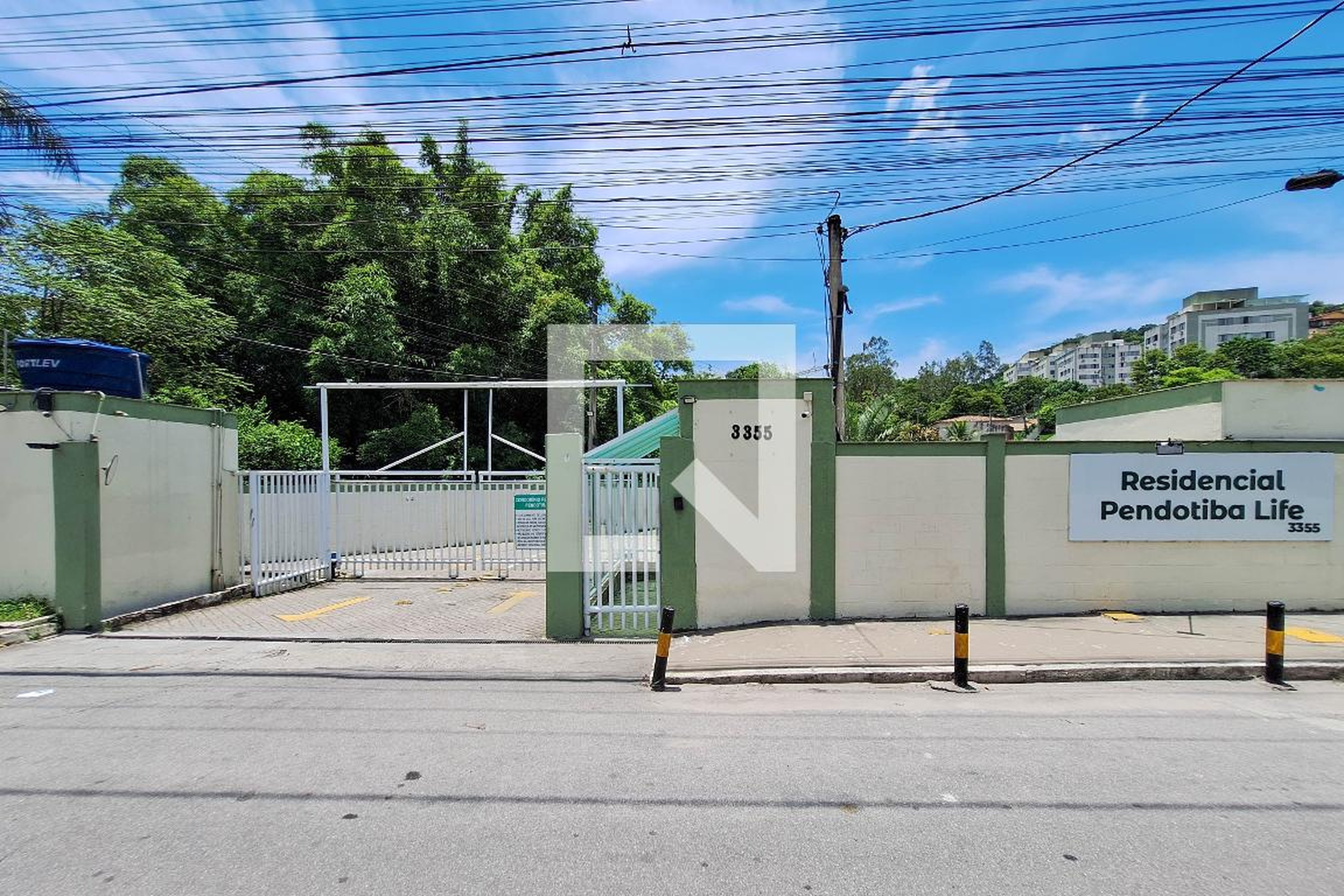 Fachada Condomínio em Rua Jornalista Aristides de Mello, 100