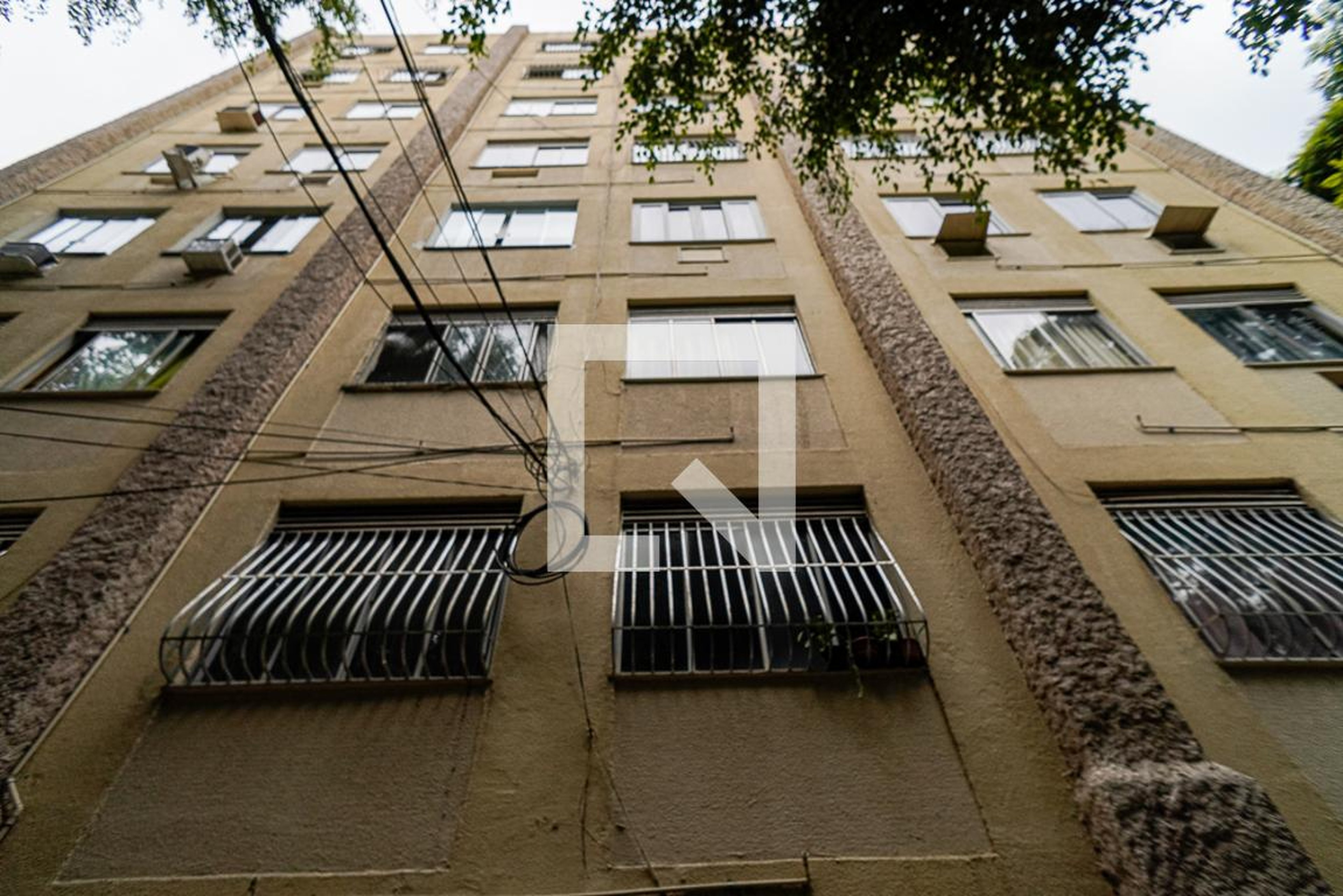 Fachada Condomínio em Rua Noronha Torrezão, 402