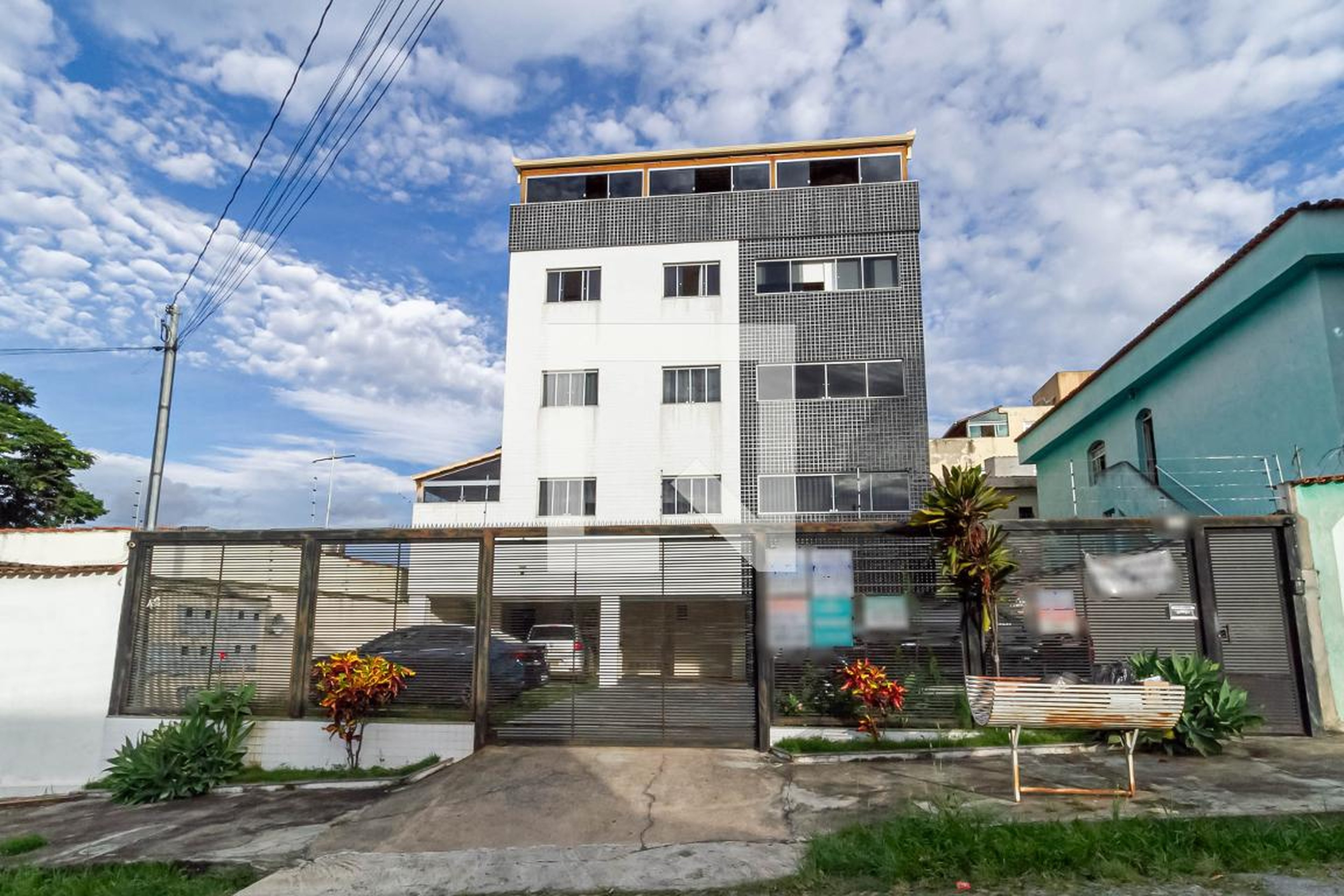 Fachada Condomínio em Rua Fênix, 42