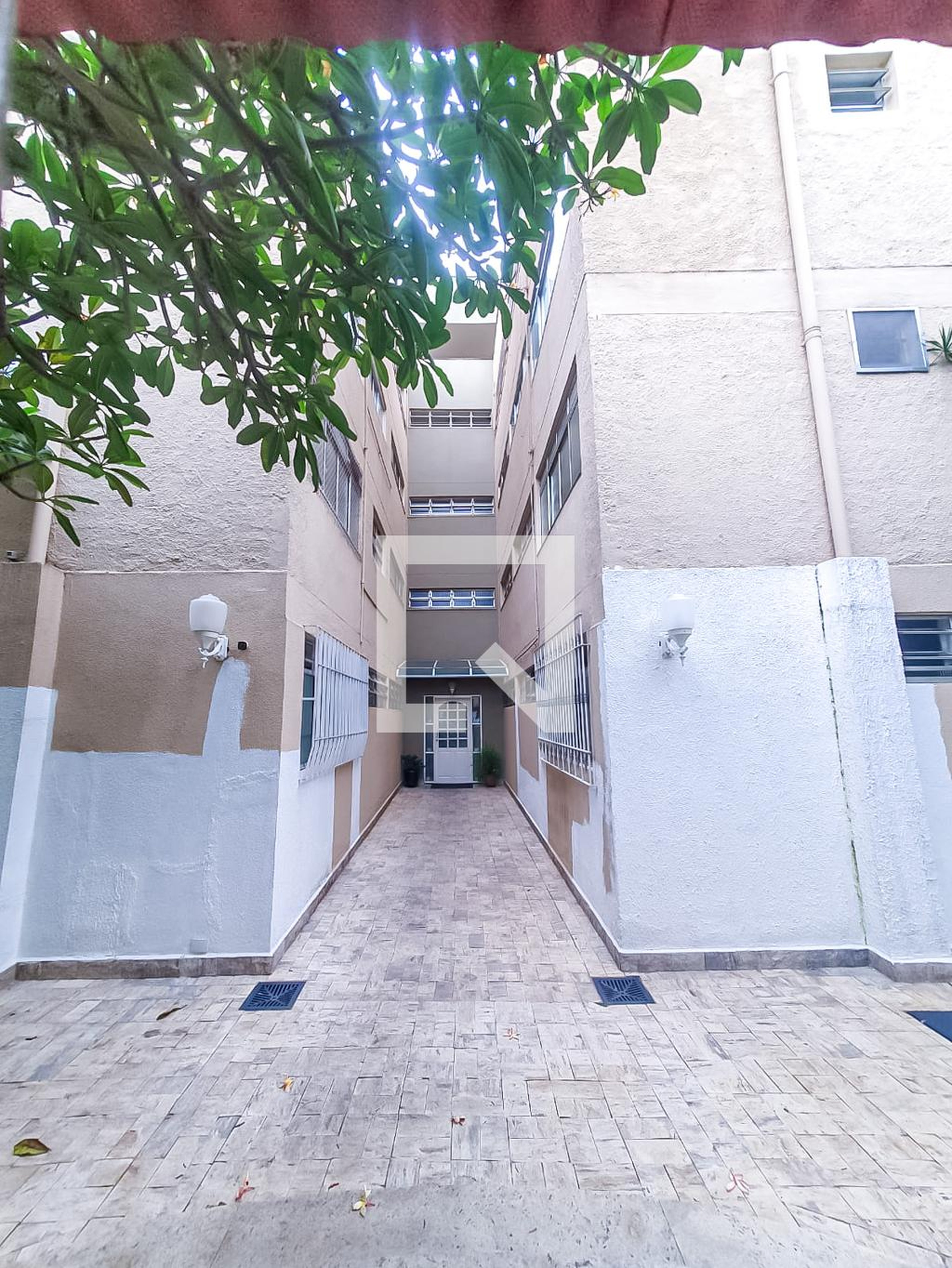 Fachada Condomínio em Rua Doutor Rubens Rebouças de Carvalho, 68