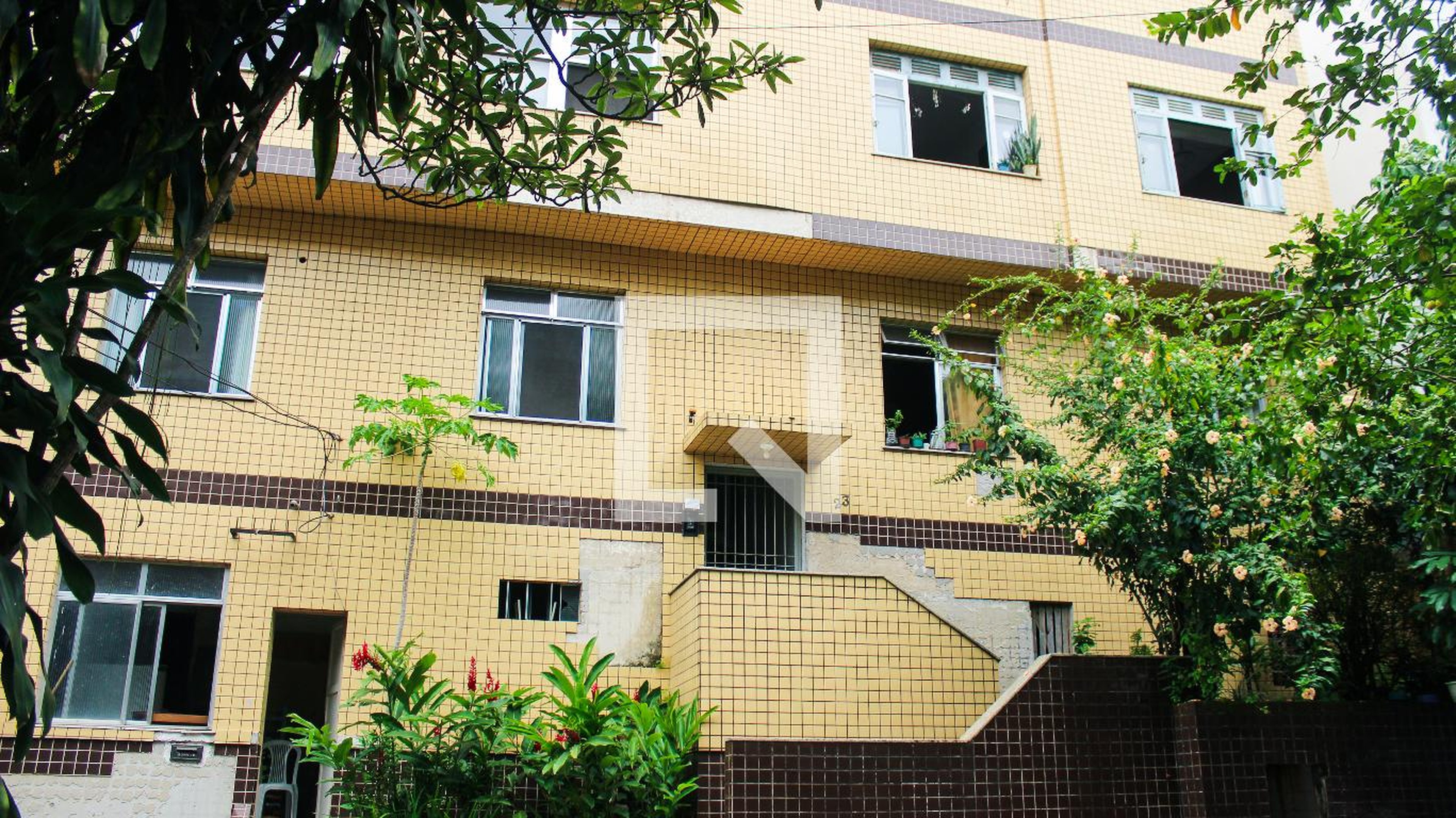 Fachada Condomínio em Rua Doutor Sousa Lopes, 23